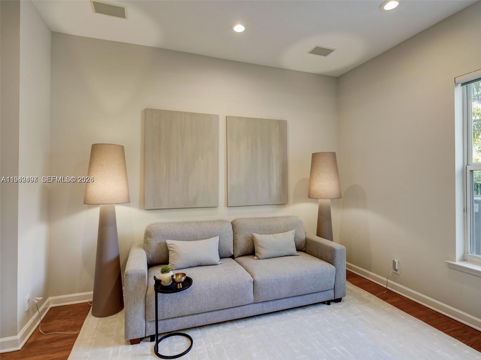 Photo of 963 Harbor Vw S  (963), Hollywood, Florida, 33019 - 