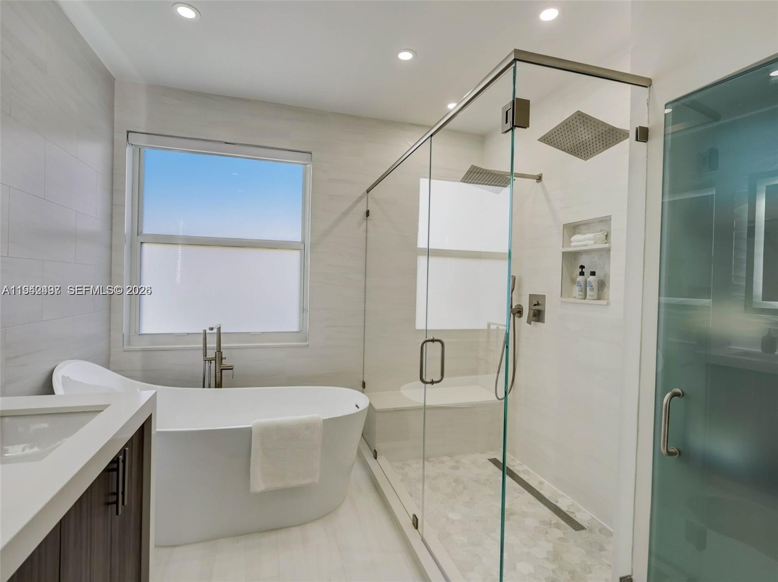 Photo of 963 Harbor Vw S  (963), Hollywood, Florida, 33019 - 