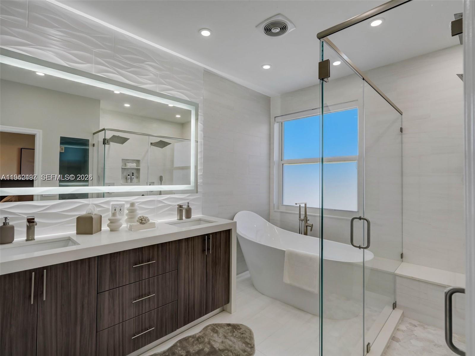 Photo of 963 Harbor Vw S  (963), Hollywood, Florida, 33019 - 