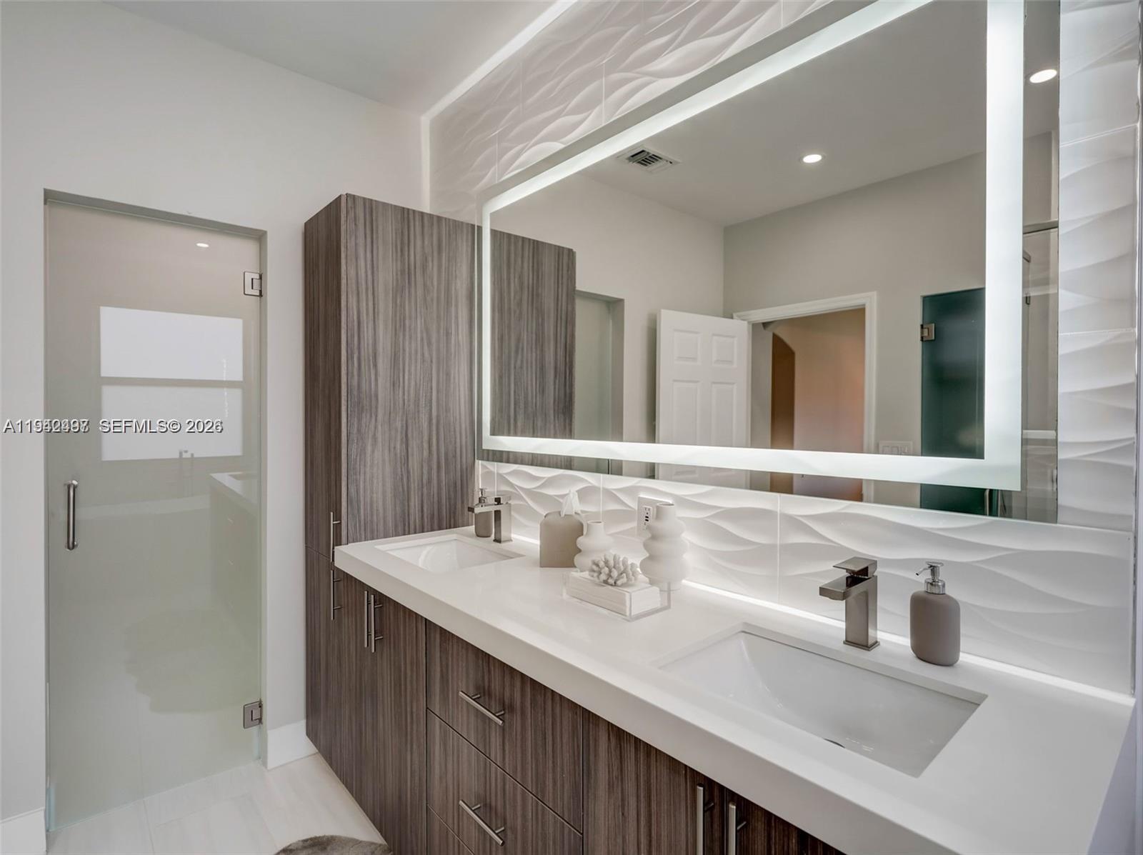 Photo of 963 Harbor Vw S  (963), Hollywood, Florida, 33019 - 