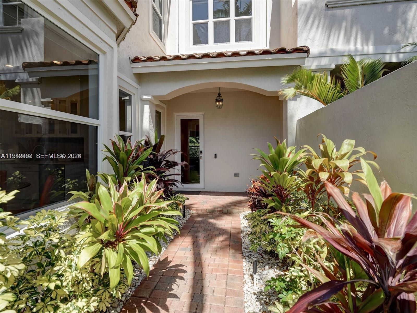 Photo of 963 Harbor Vw S  (963), Hollywood, Florida, 33019 - 