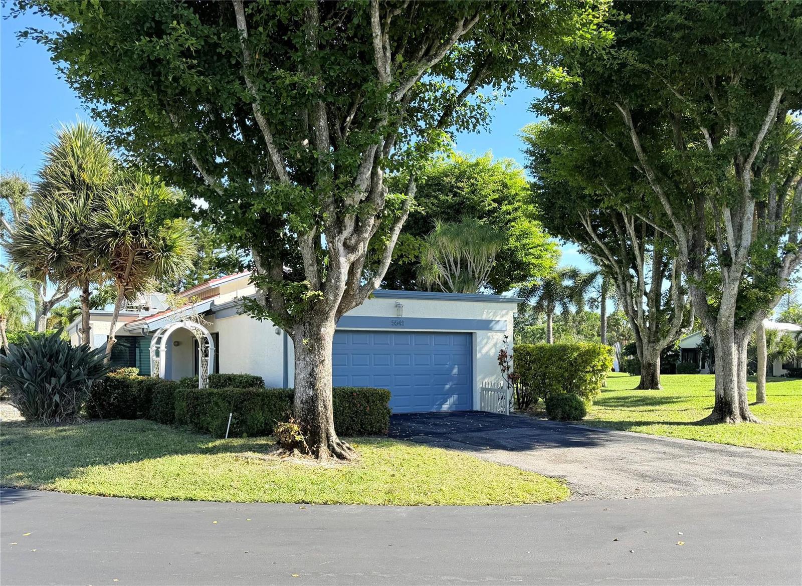 Ver detalles 5541 2 / 2 1534 sq. ft. $ 2026-06-04 0 foto