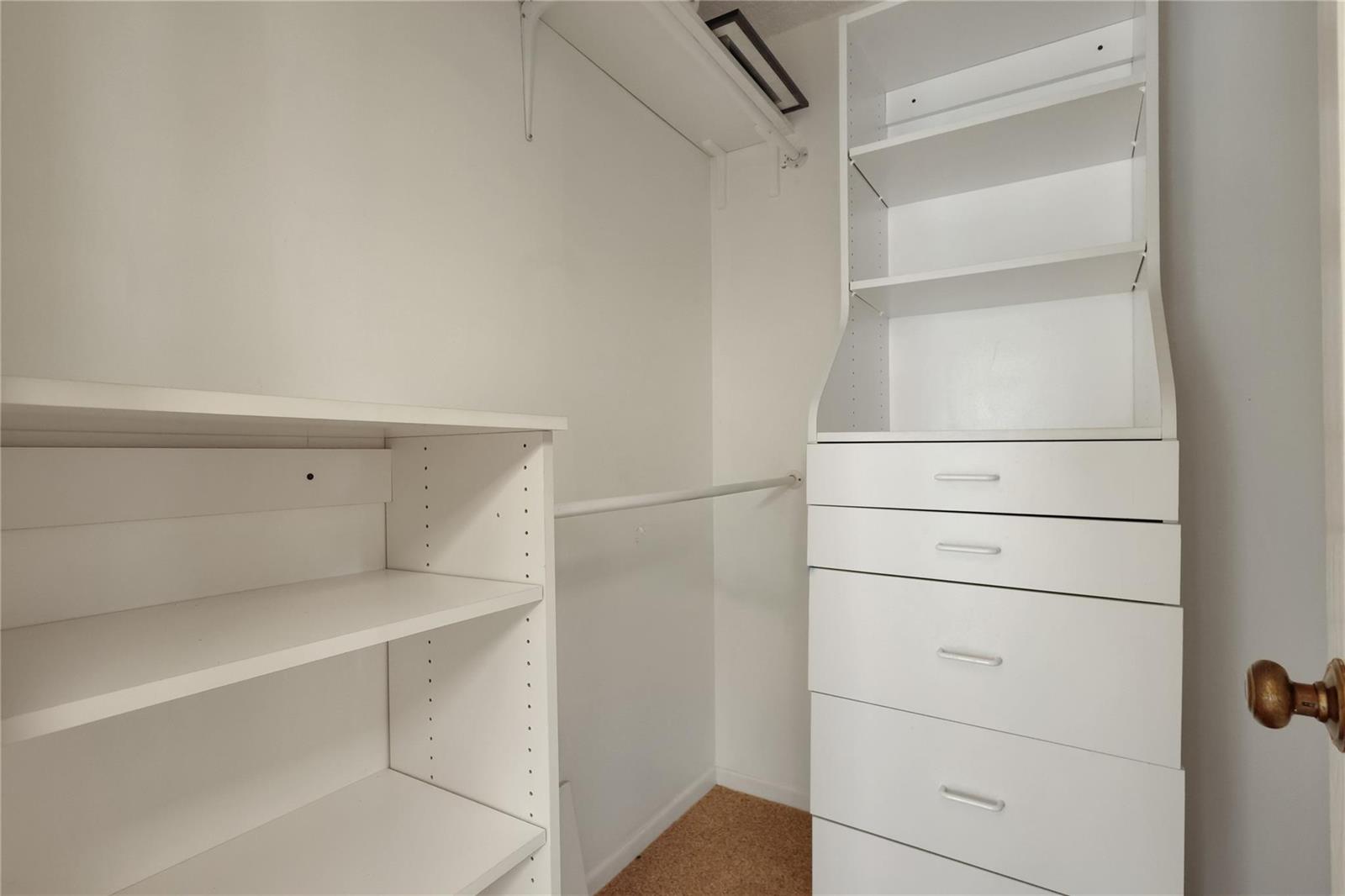 Ver detalles 5541 2 / 2 1534 sq. ft. $ 2026-06-04 0 foto