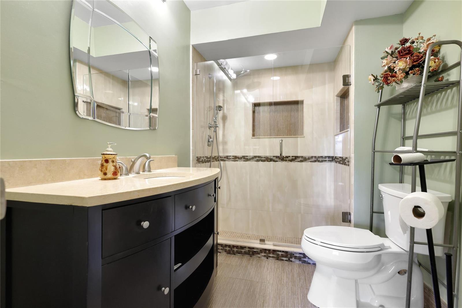 Ver detalles 5541 2 / 2 1534 sq. ft. $ 2026-06-04 0 foto