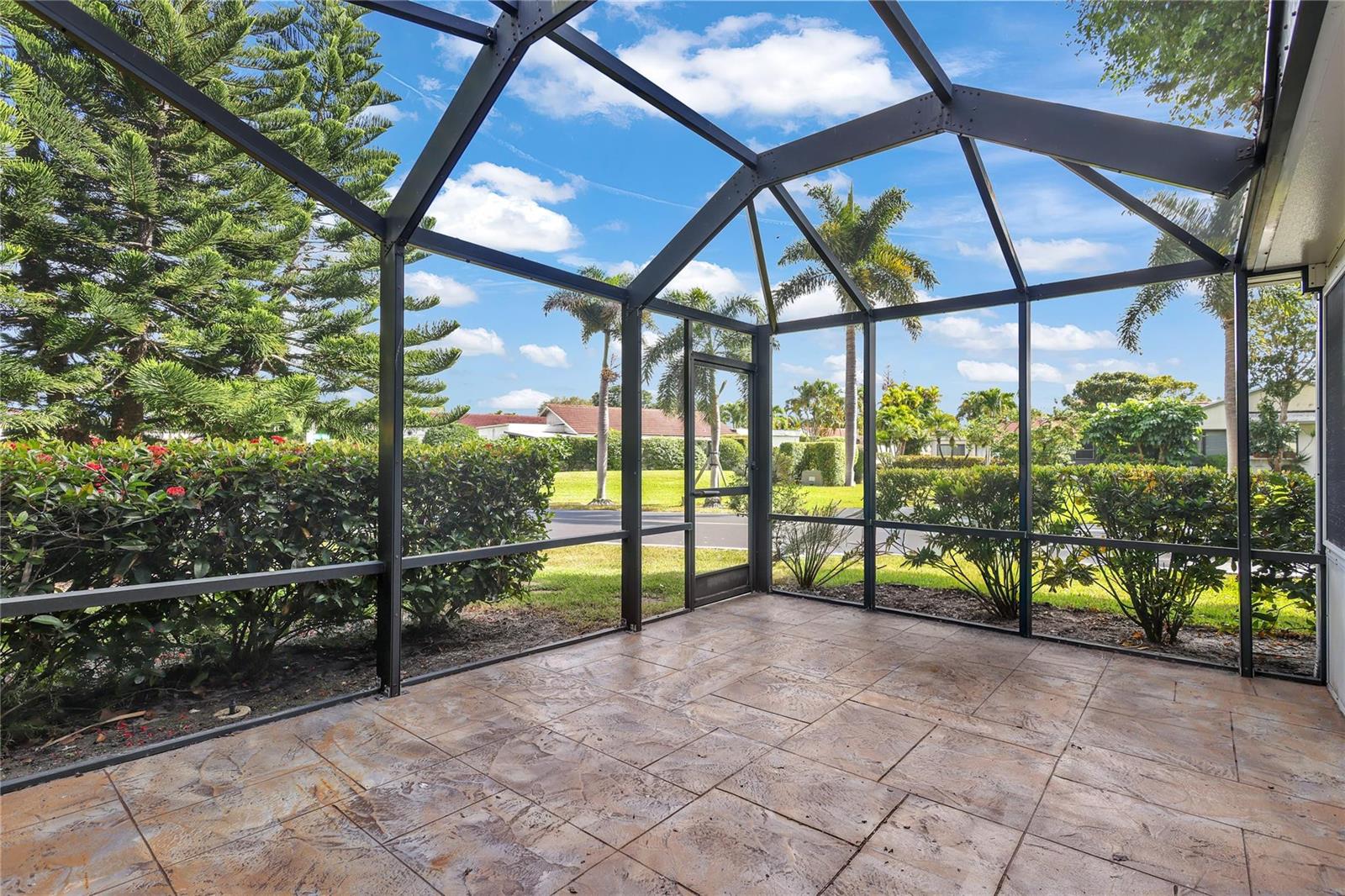 Ver detalles 5541 2 / 2 1534 sq. ft. $ 2026-06-04 0 foto