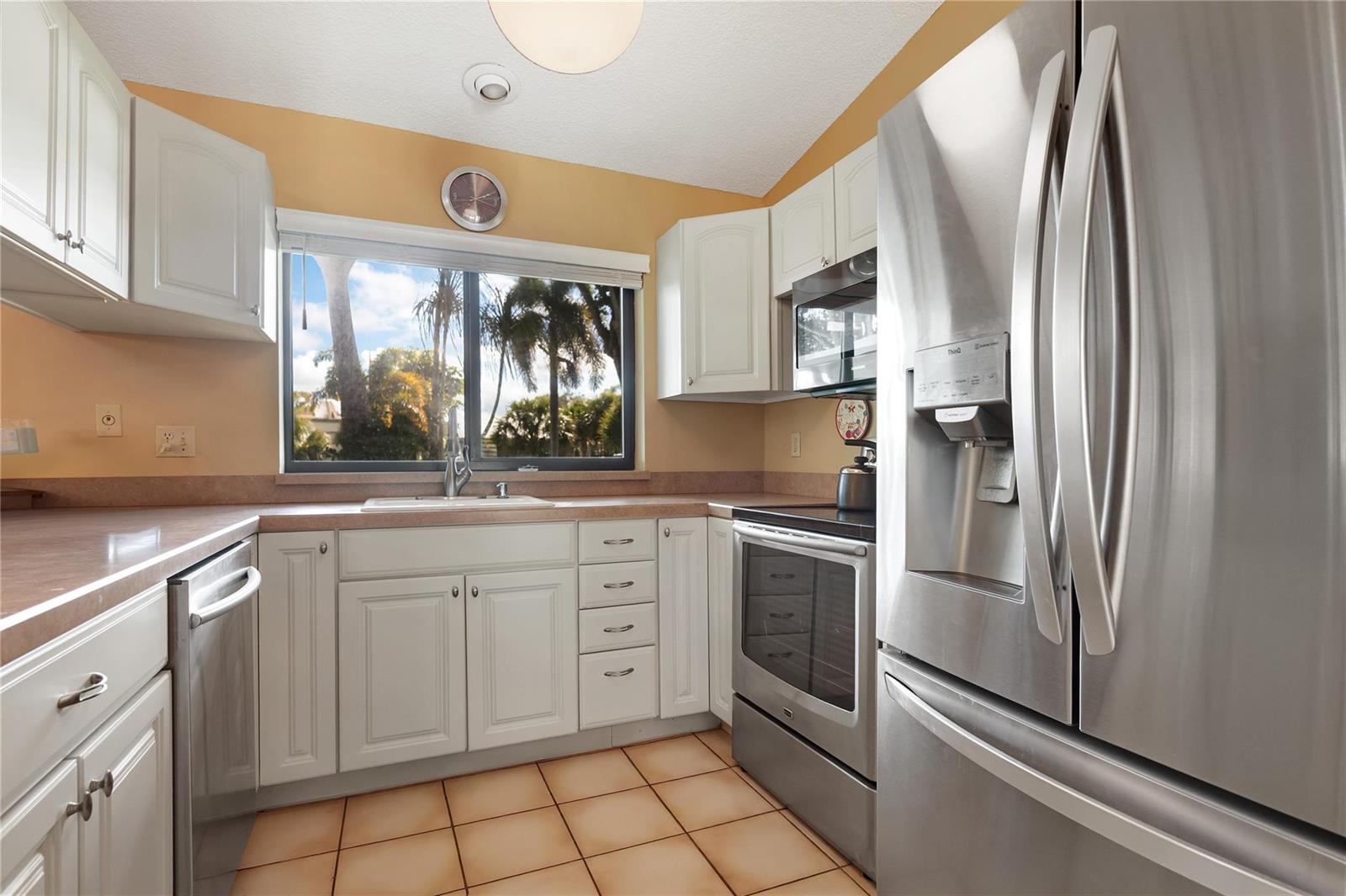 Ver detalles 5541 2 / 2 1534 sq. ft. $ 2026-06-04 0 foto