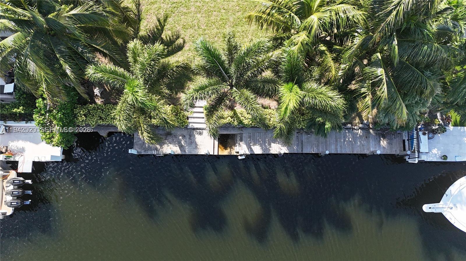   /   кв.футов $ 2026-01-09 0 Фото