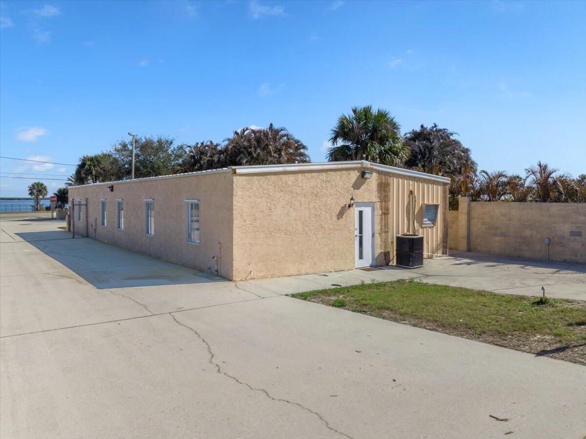 Ver detalles / 4 sq. ft. $ 2026-05-22 0 foto