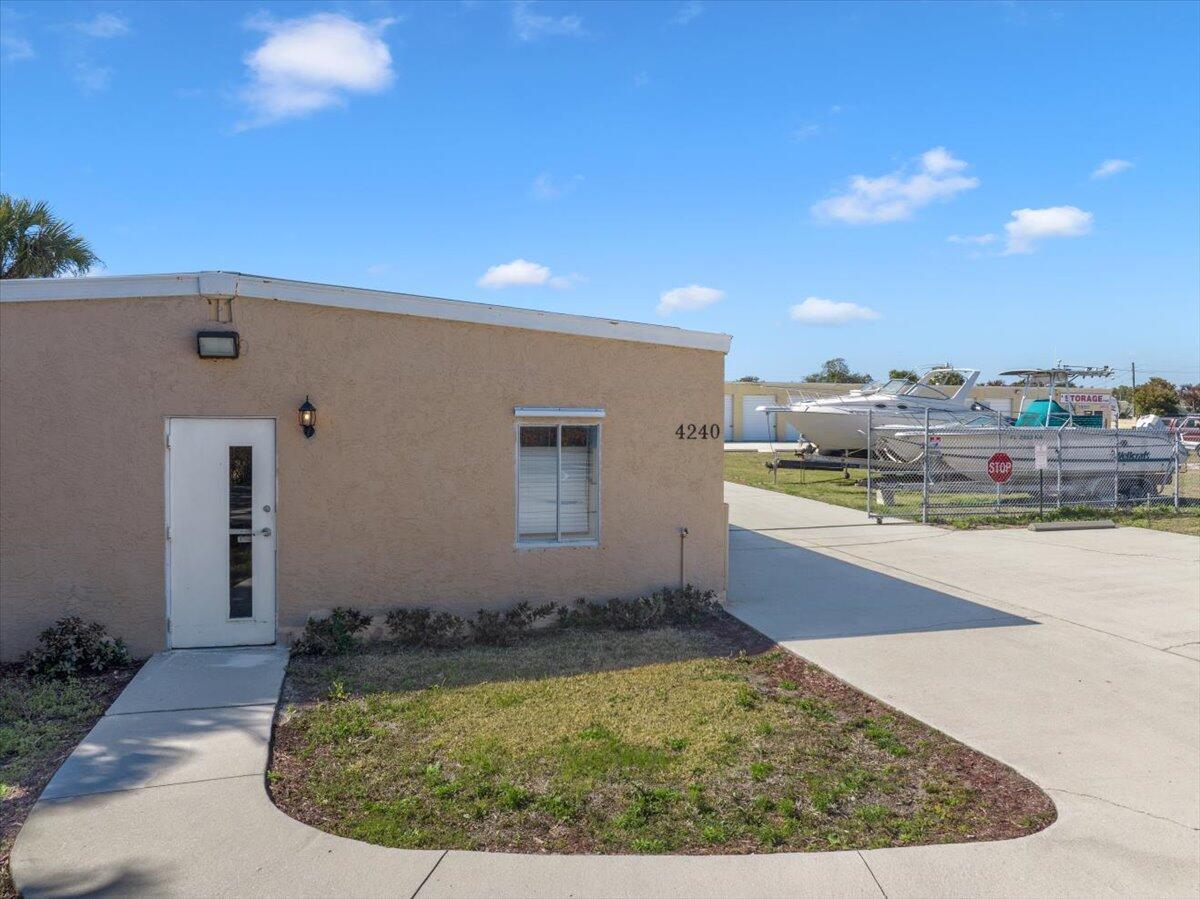 Ver detalles / 4 sq. ft. $ 2026-05-22 0 foto