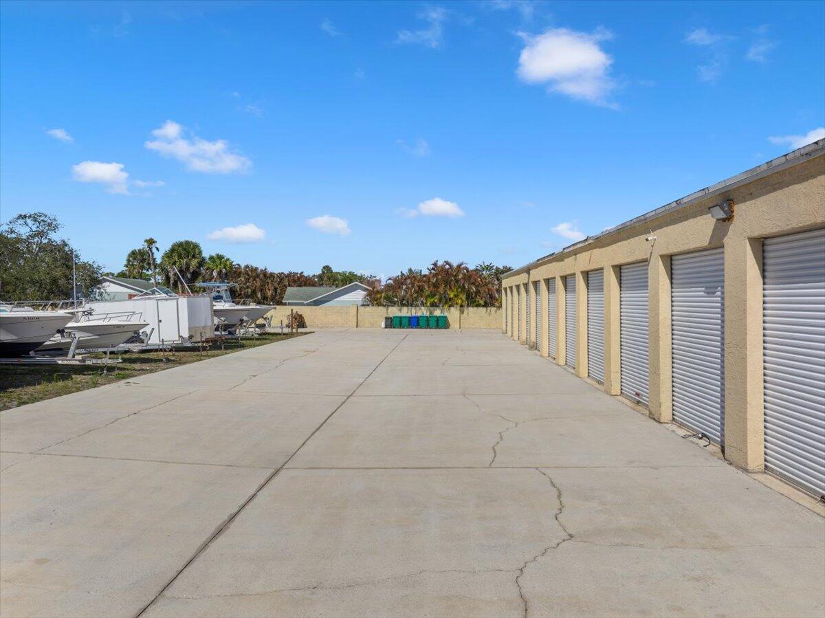 Ver detalles / 4 sq. ft. $ 2026-05-22 0 foto