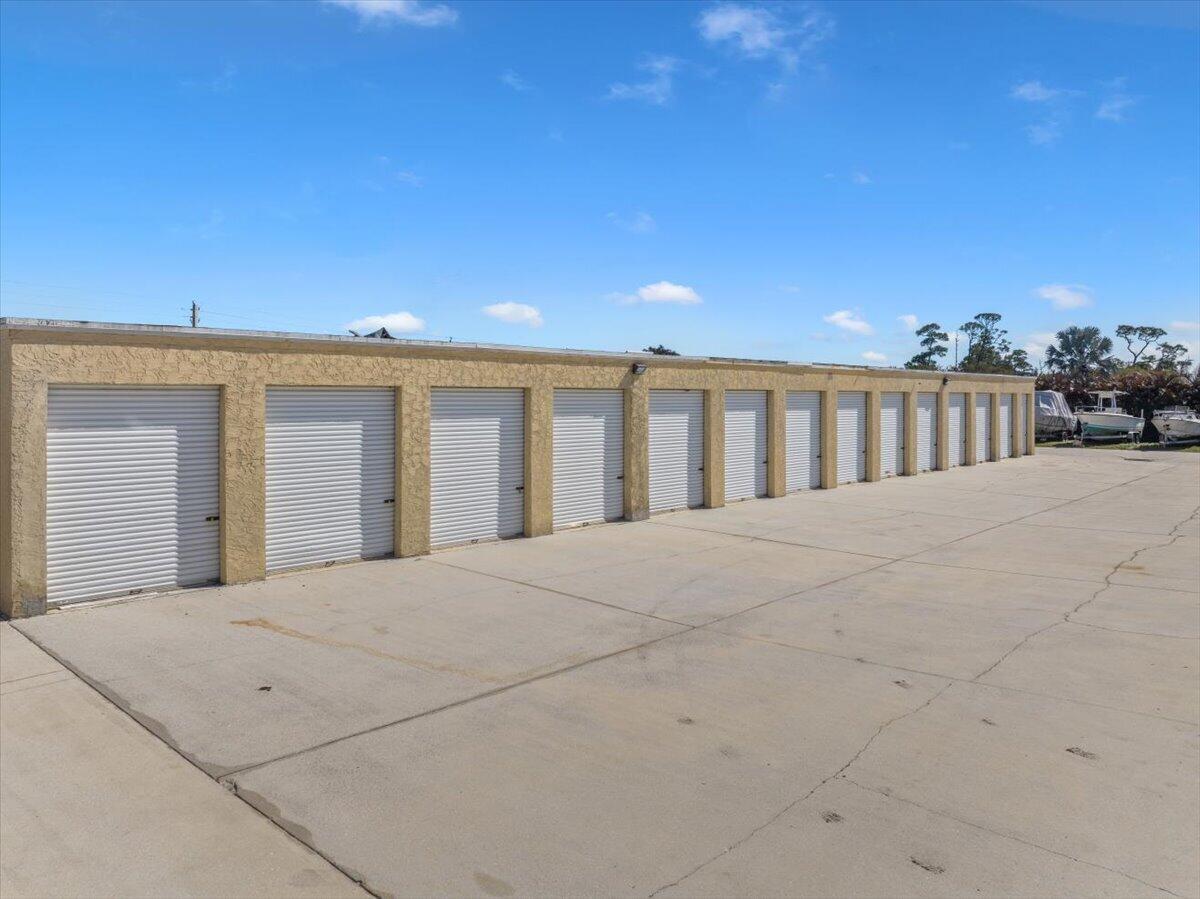Ver detalles / 4 sq. ft. $ 2026-05-22 0 foto