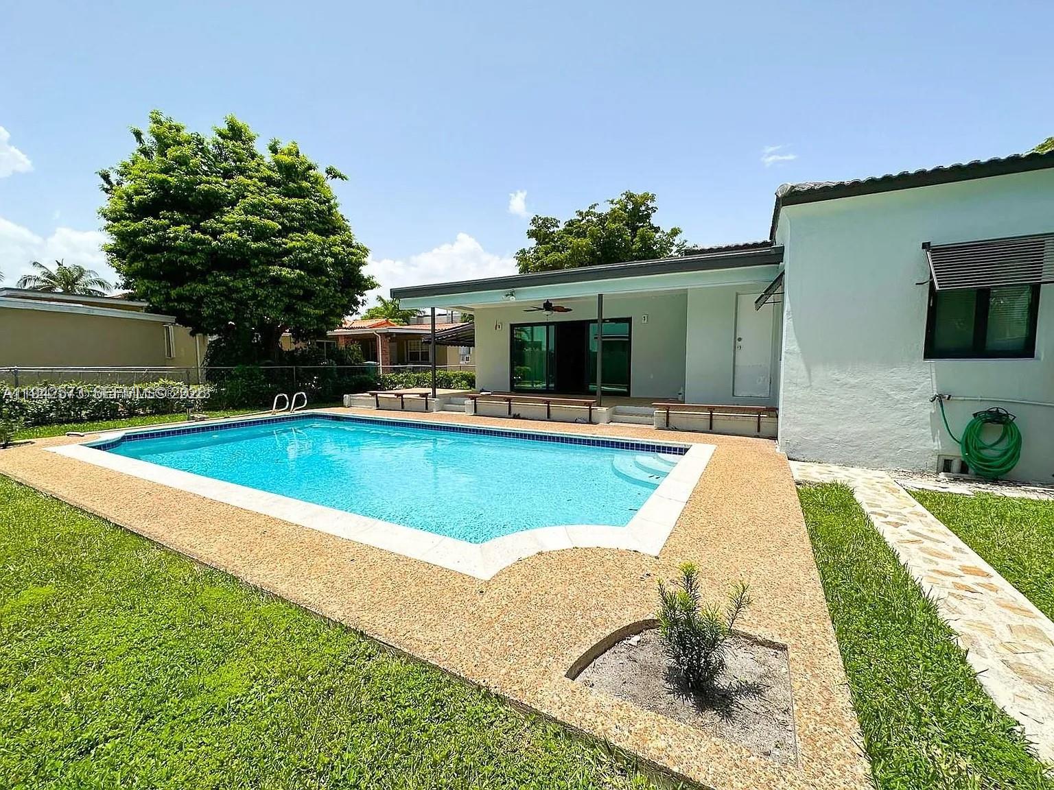   /   кв.футов $ 2026-01-09 0 Фото