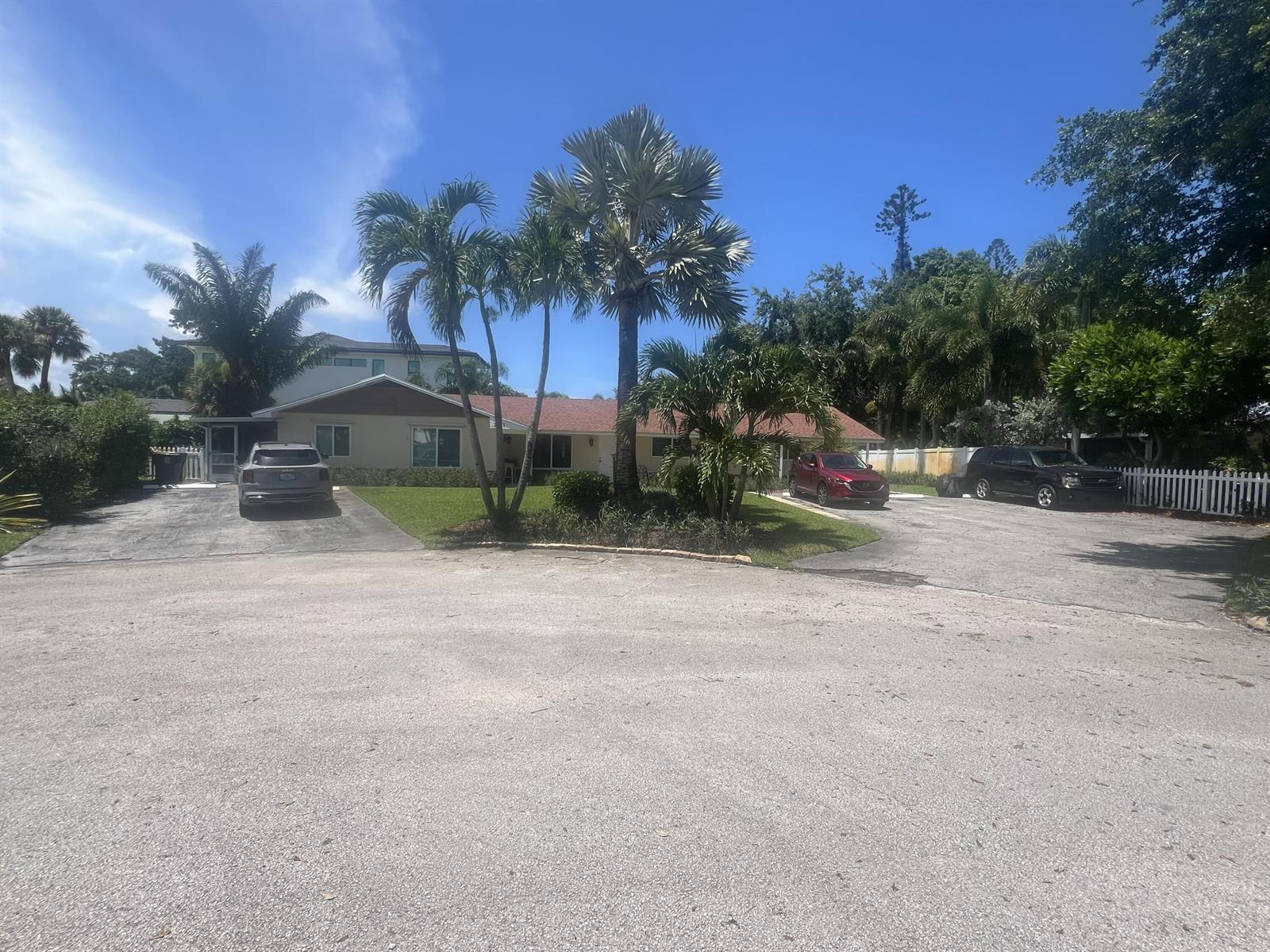   / 3 2580 sq. ft. $ 2026-06-03 0 foto