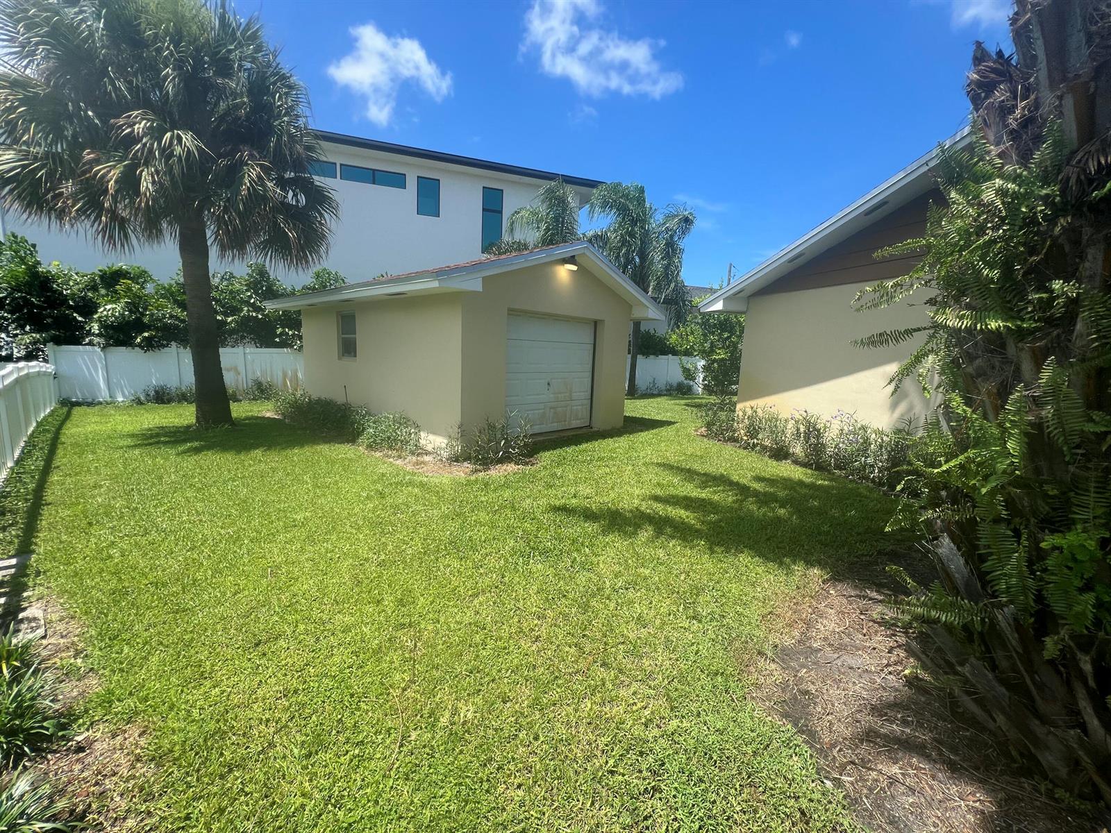   / 3 2580 sq. ft. $ 2026-06-03 0 foto