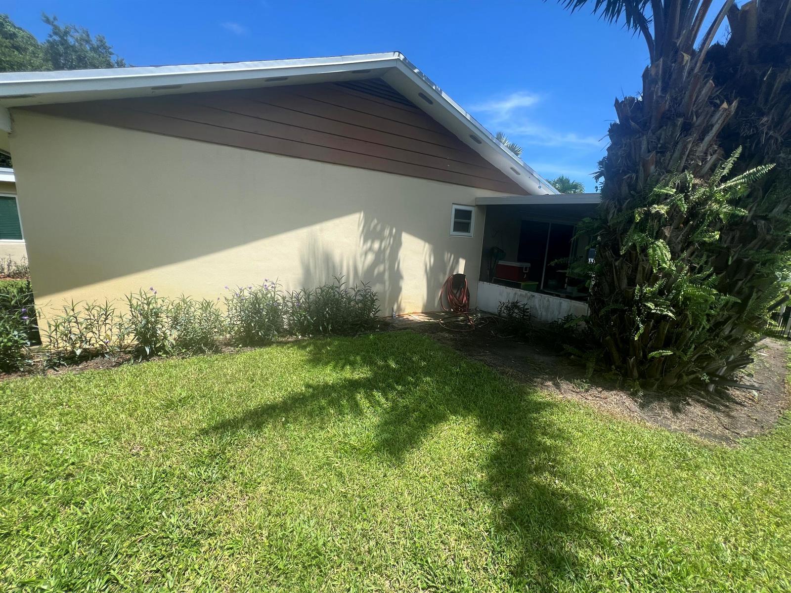   / 3 2580 sq. ft. $ 2026-06-03 0 foto