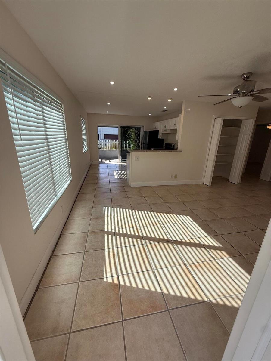   / 3 2580 sq. ft. $ 2026-06-03 0 foto