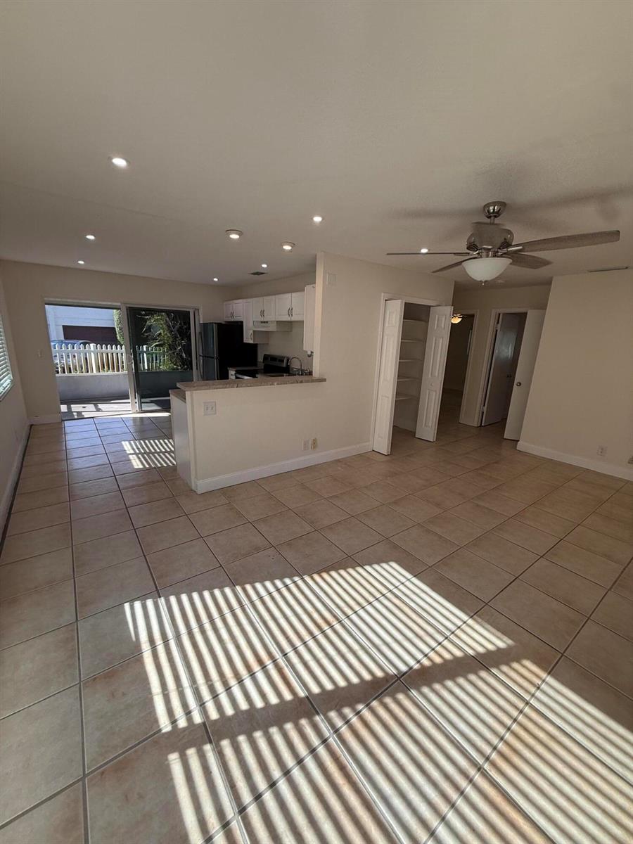   / 3 2580 sq. ft. $ 2026-06-03 0 foto
