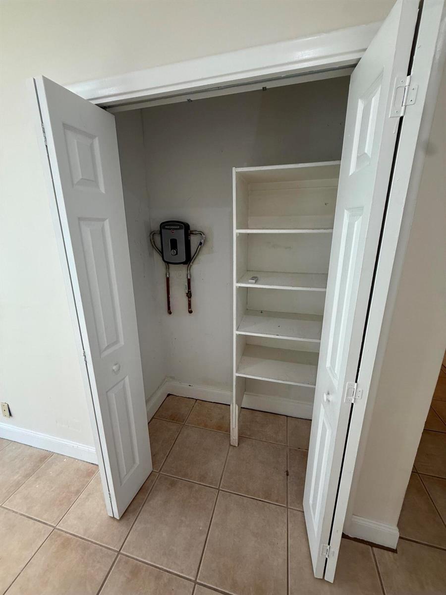   / 3 2580 sq. ft. $ 2026-06-03 0 foto