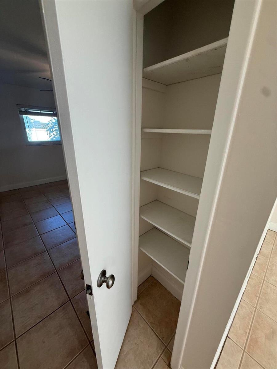   / 3 2580 sq. ft. $ 2026-06-03 0 foto