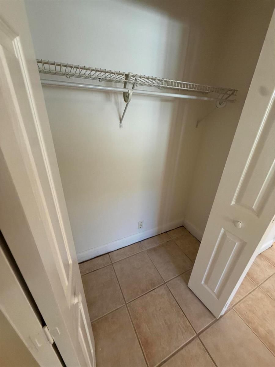   / 3 2580 sq. ft. $ 2026-06-03 0 foto