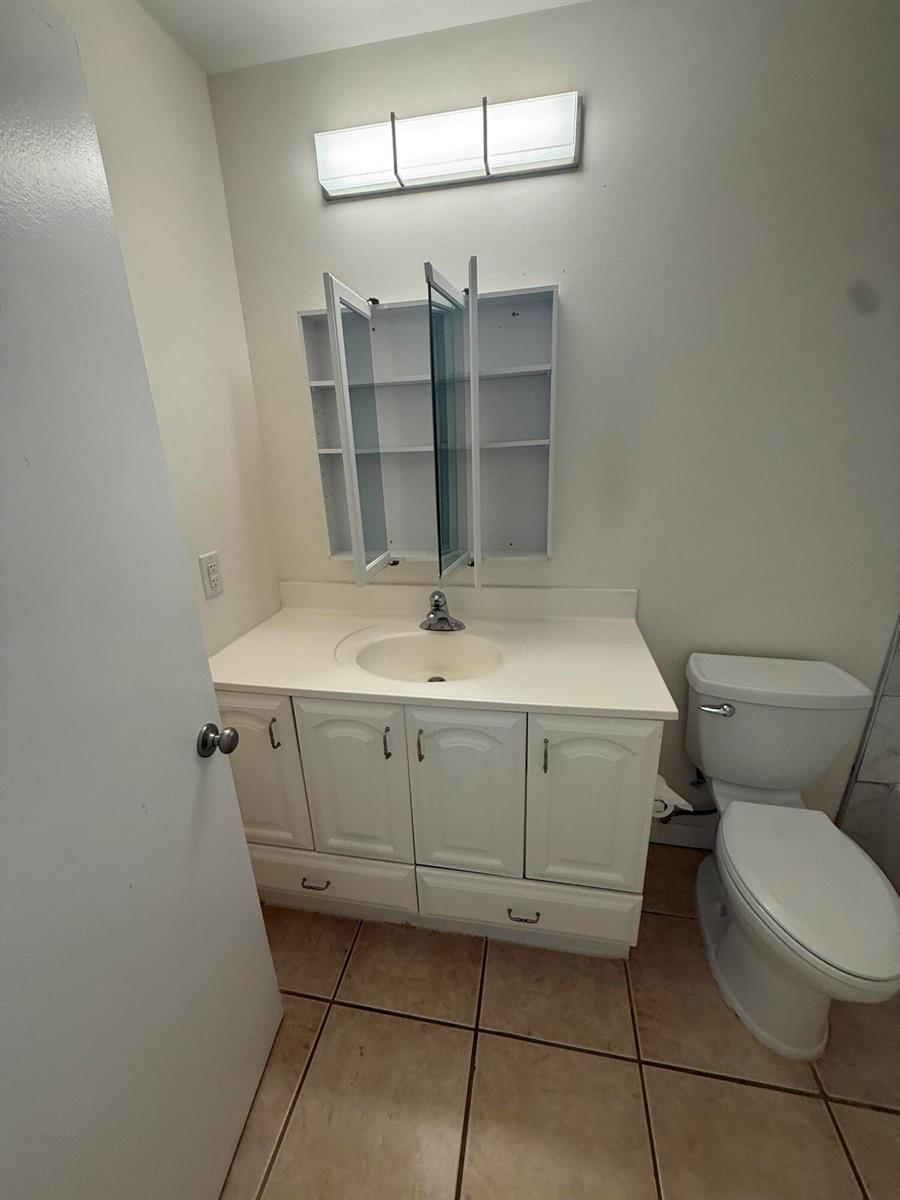   / 3 2580 sq. ft. $ 2026-06-03 0 foto