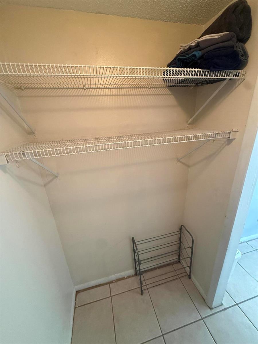   / 3 2580 sq. ft. $ 2026-06-03 0 foto