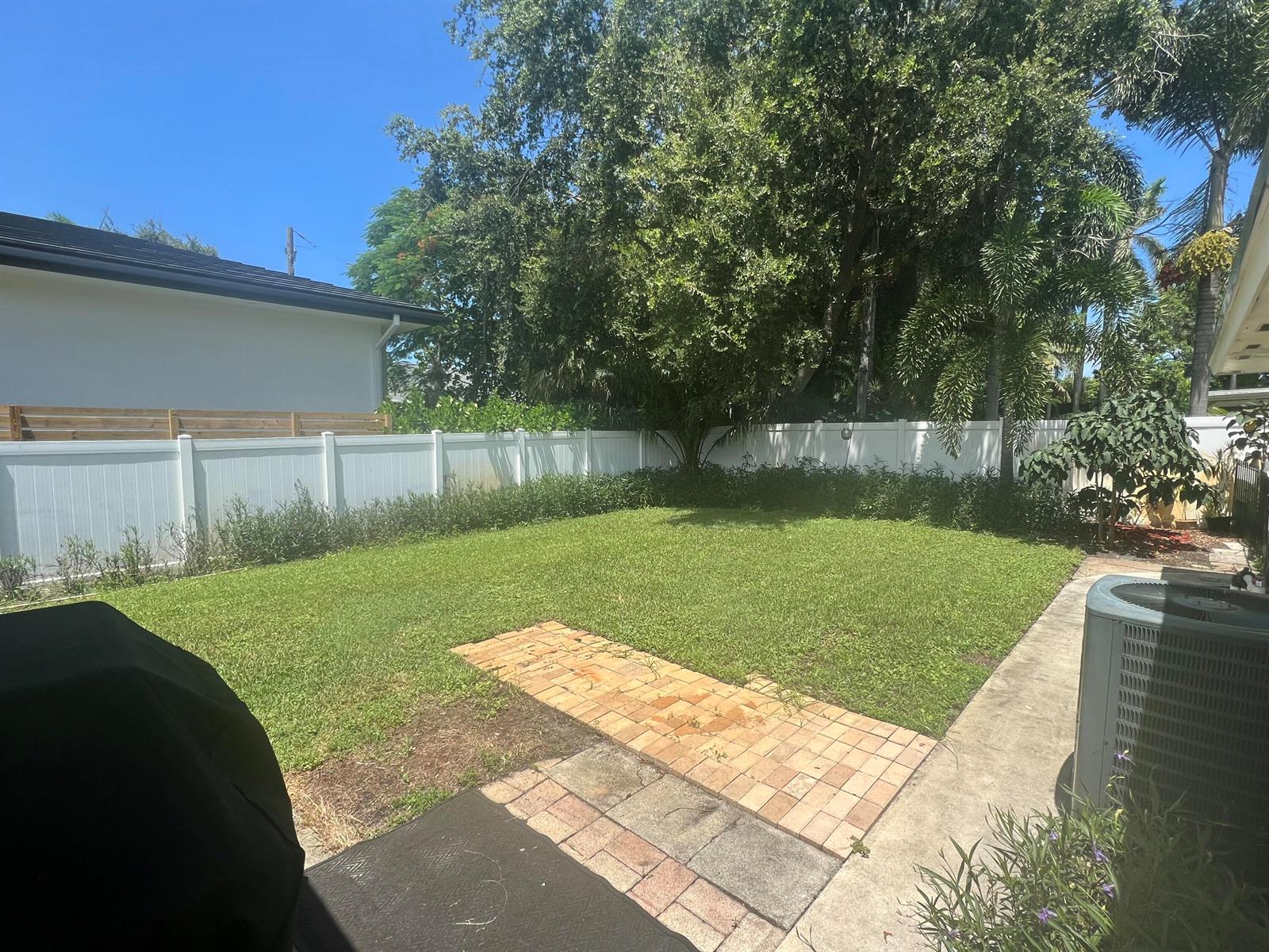   / 3 2580 sq. ft. $ 2026-06-03 0 foto