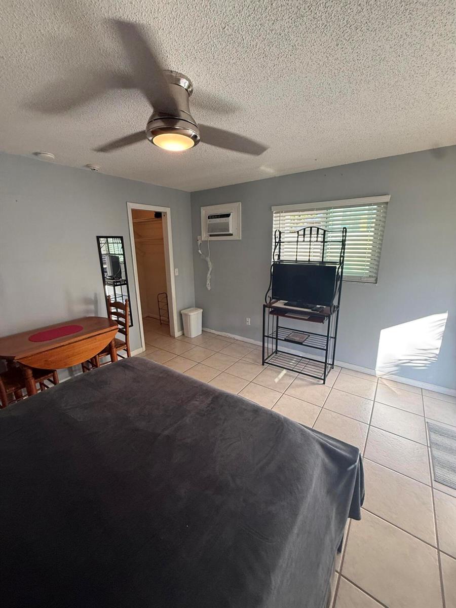   / 3 2580 sq. ft. $ 2026-06-03 0 foto
