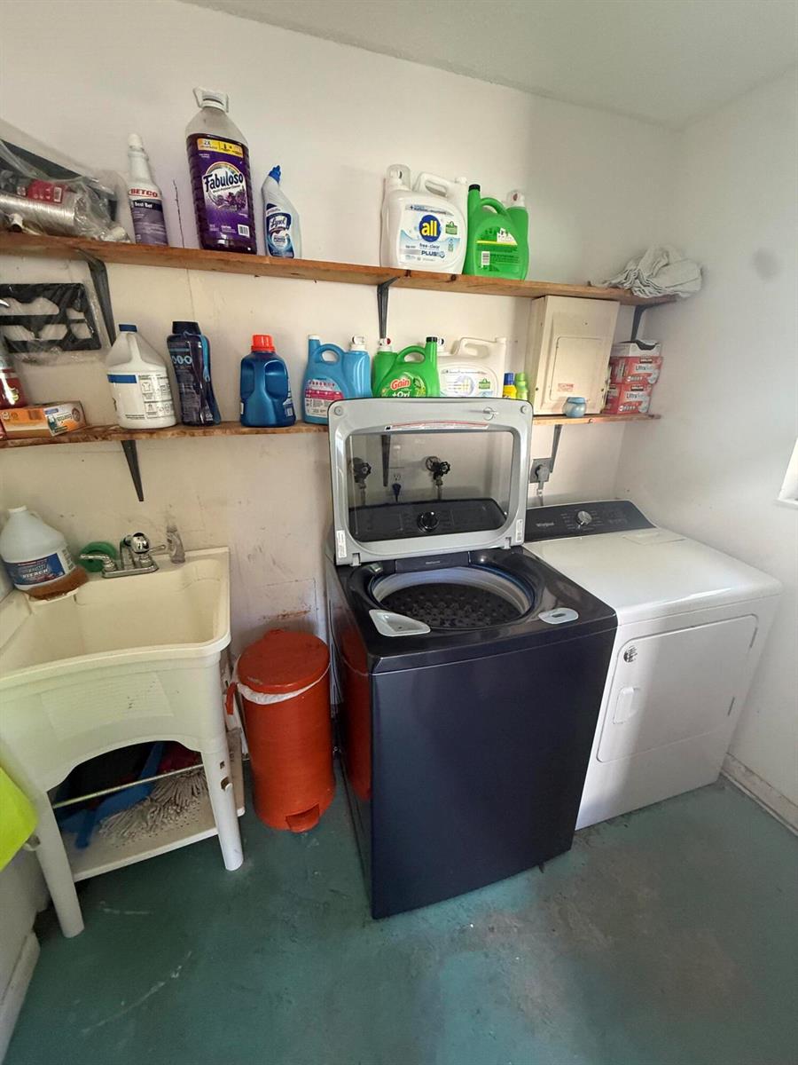   / 3 2580 sq. ft. $ 2026-06-03 0 foto