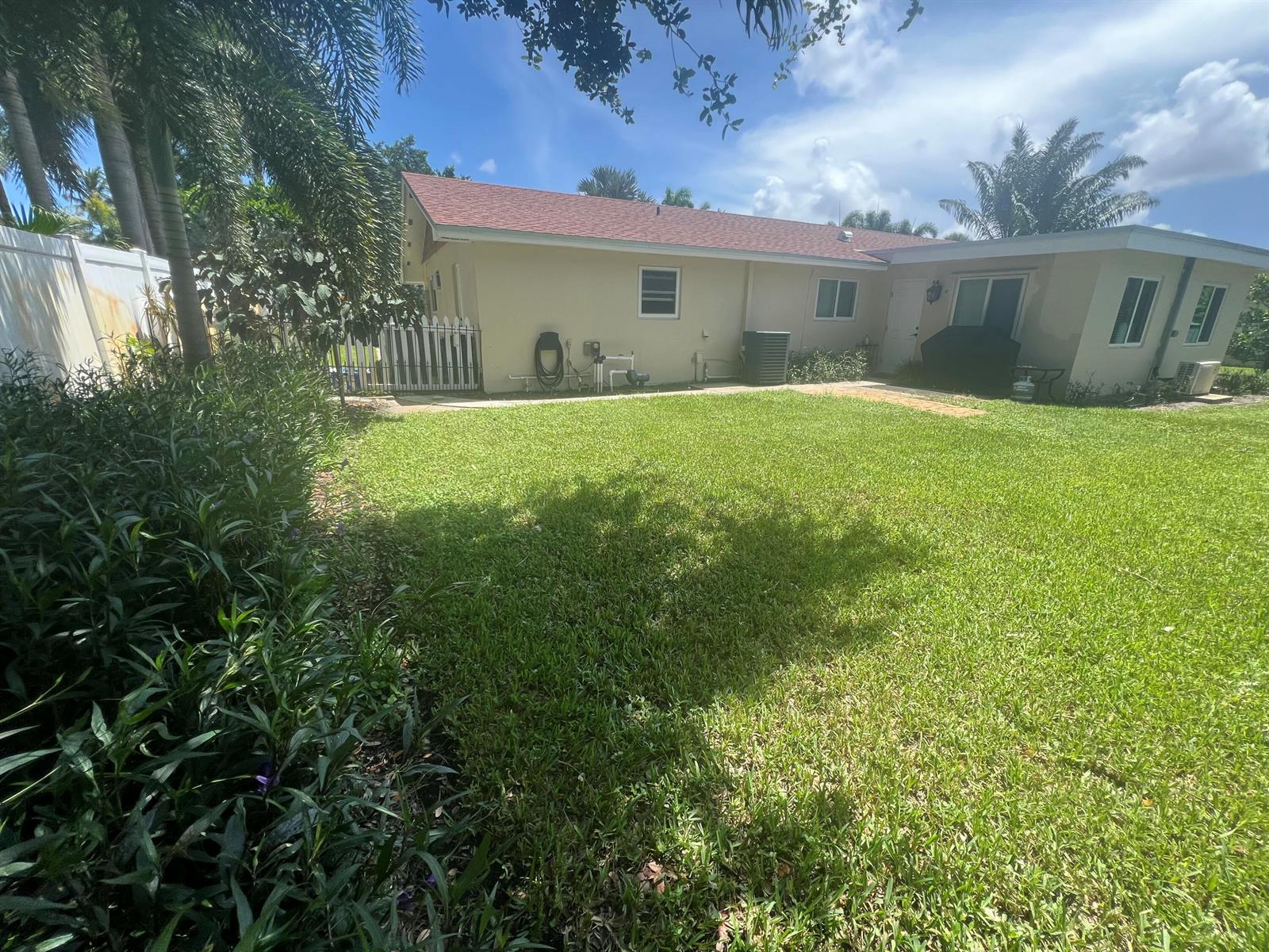  / 3 2580 sq. ft. $ 2026-06-03 0 foto
