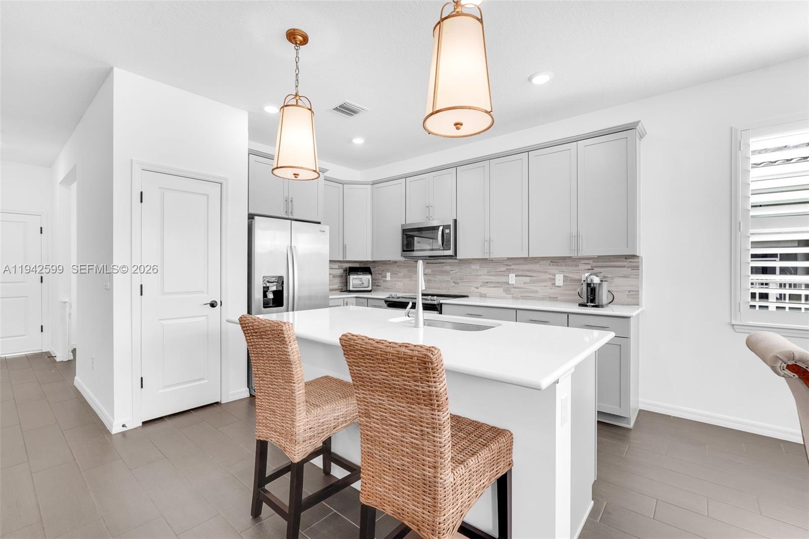 1612 3 / 3 2220 кв.футов $ 2026-01-09 0 Фото