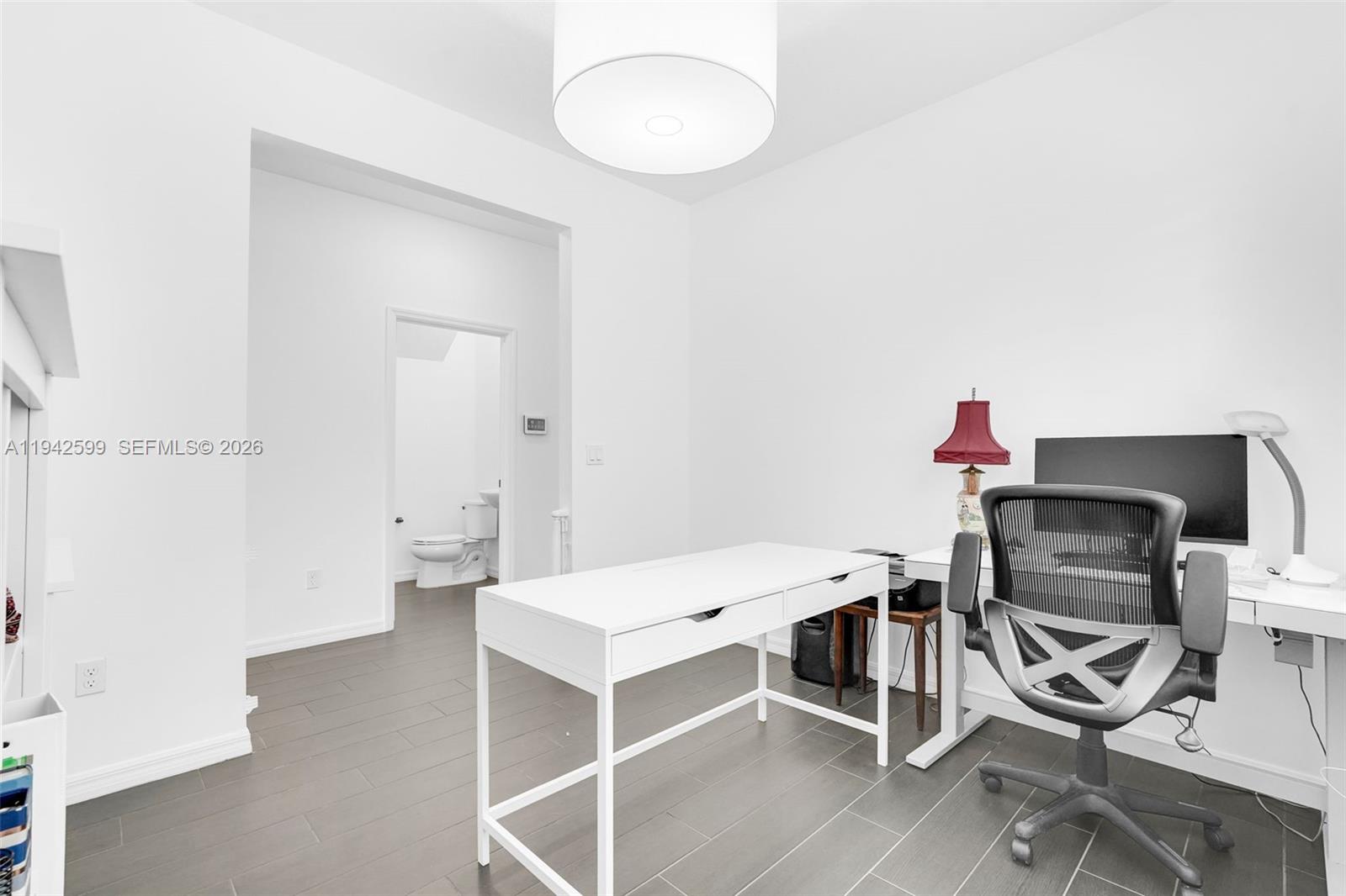 1612 3 / 3 2220 кв.футов $ 2026-01-09 0 Фото