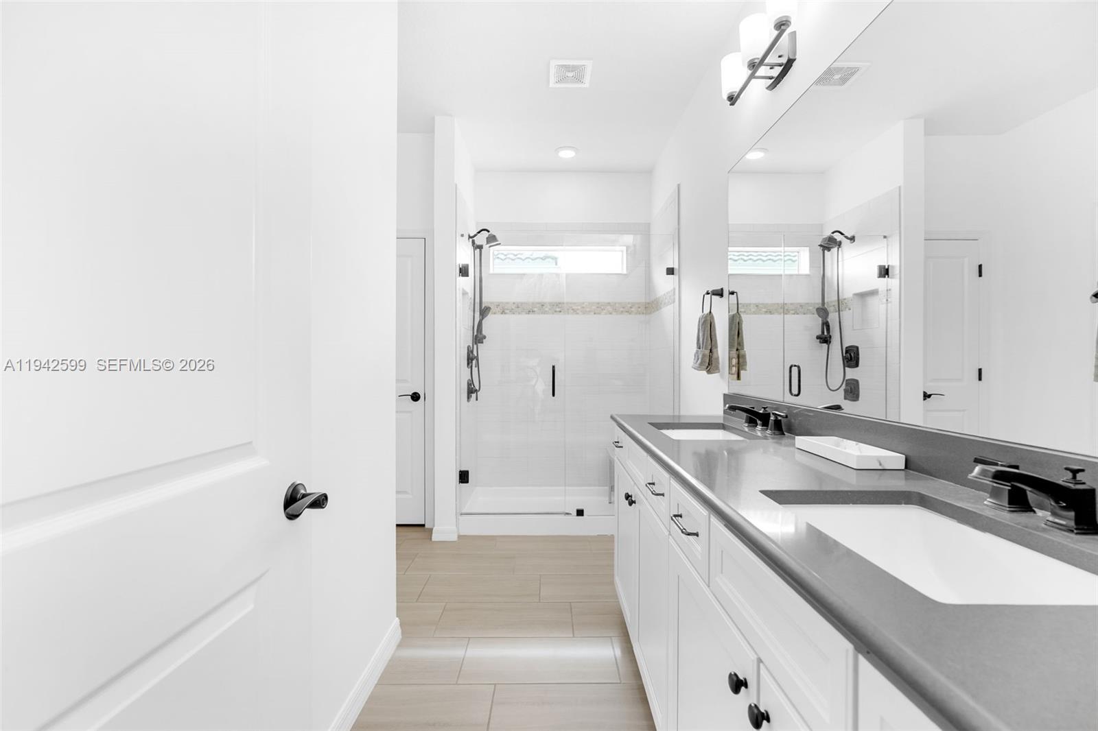 1612 3 / 3 2220 кв.футов $ 2026-01-09 0 Фото