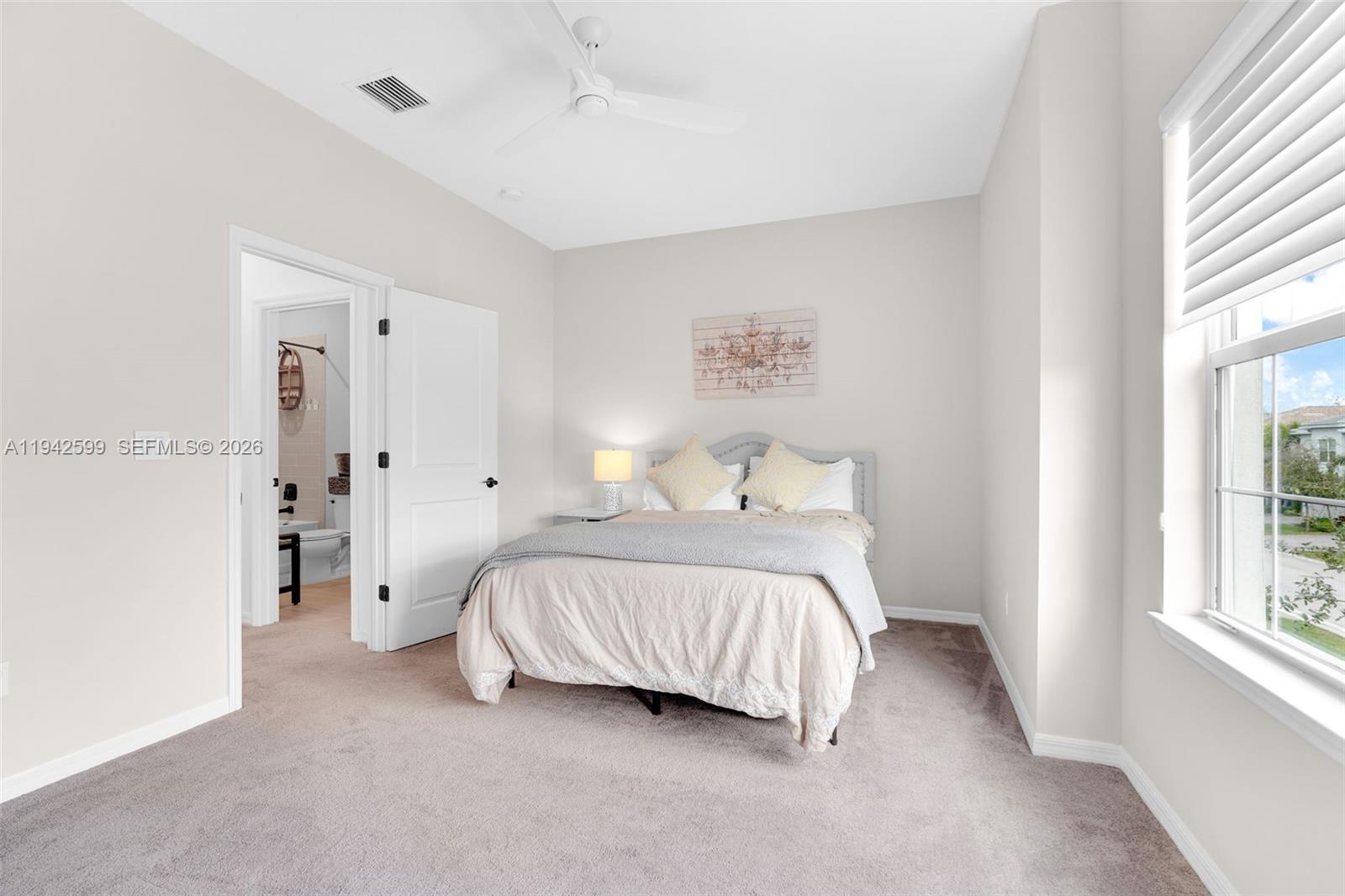 1612 3 / 3 2220 кв.футов $ 2026-01-09 0 Фото