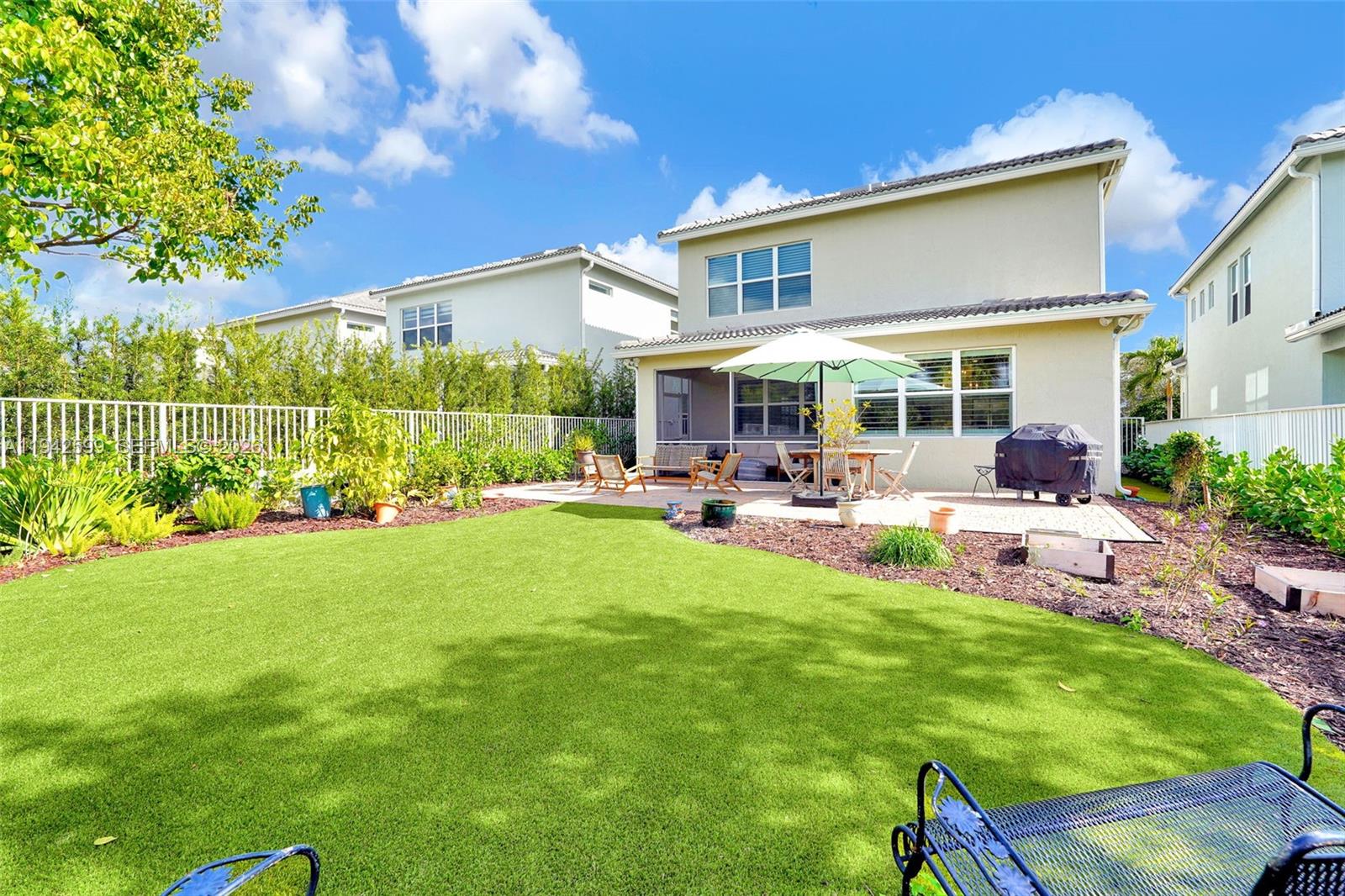 1612 3 / 3 2220 кв.футов $ 2026-01-09 0 Фото