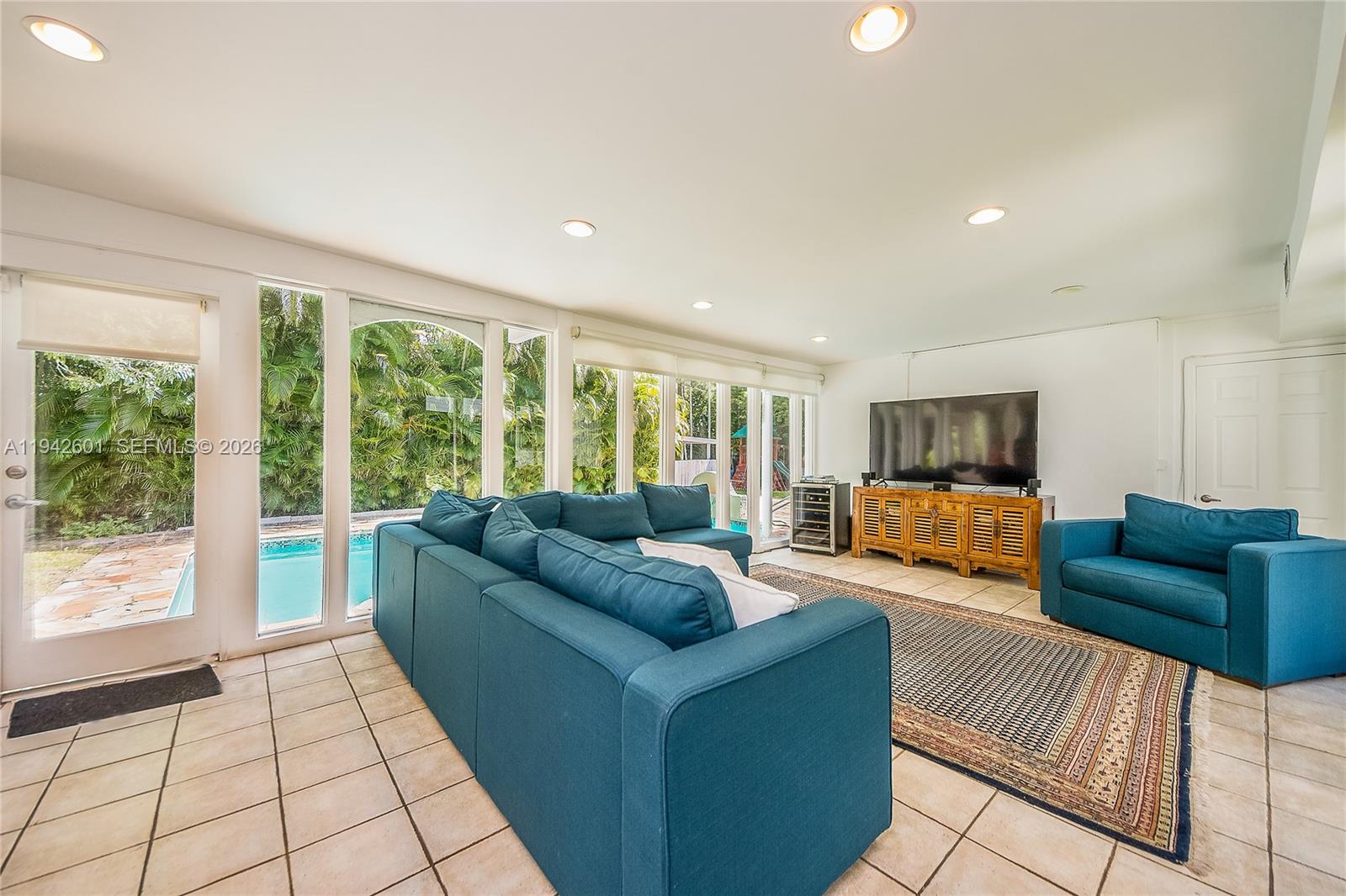 See details / sq. ft. $ 2026-01-09 0 Photo