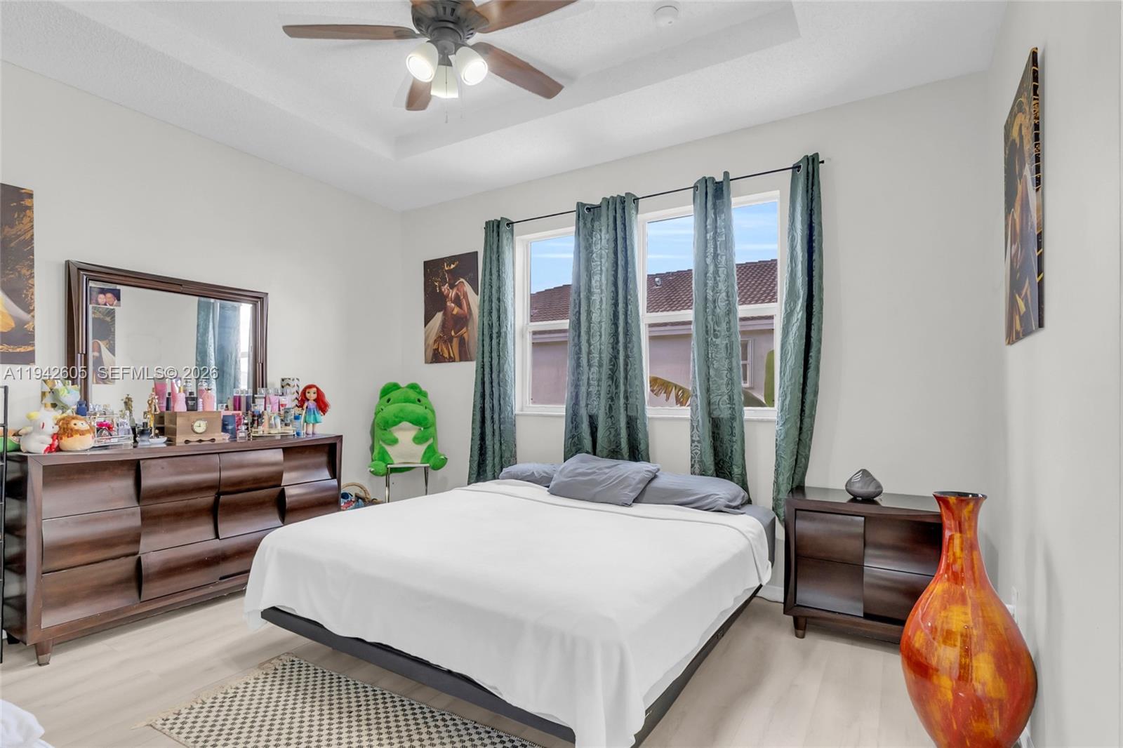 Ver detalles 950 3 / 3 1584 sq. ft. $ 2026-06-02 0 foto
