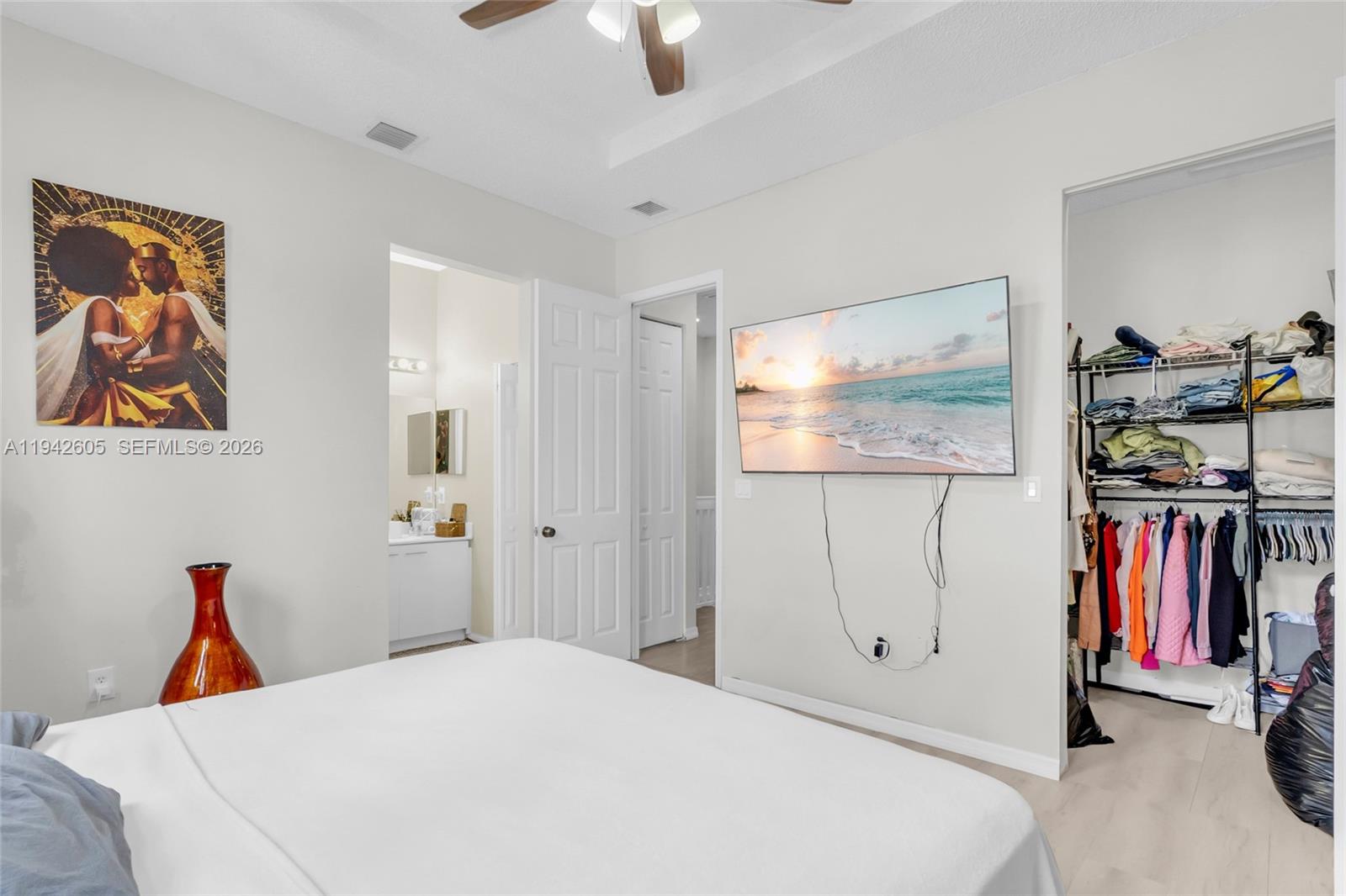 Ver detalles 950 3 / 3 1584 sq. ft. $ 2026-06-02 0 foto
