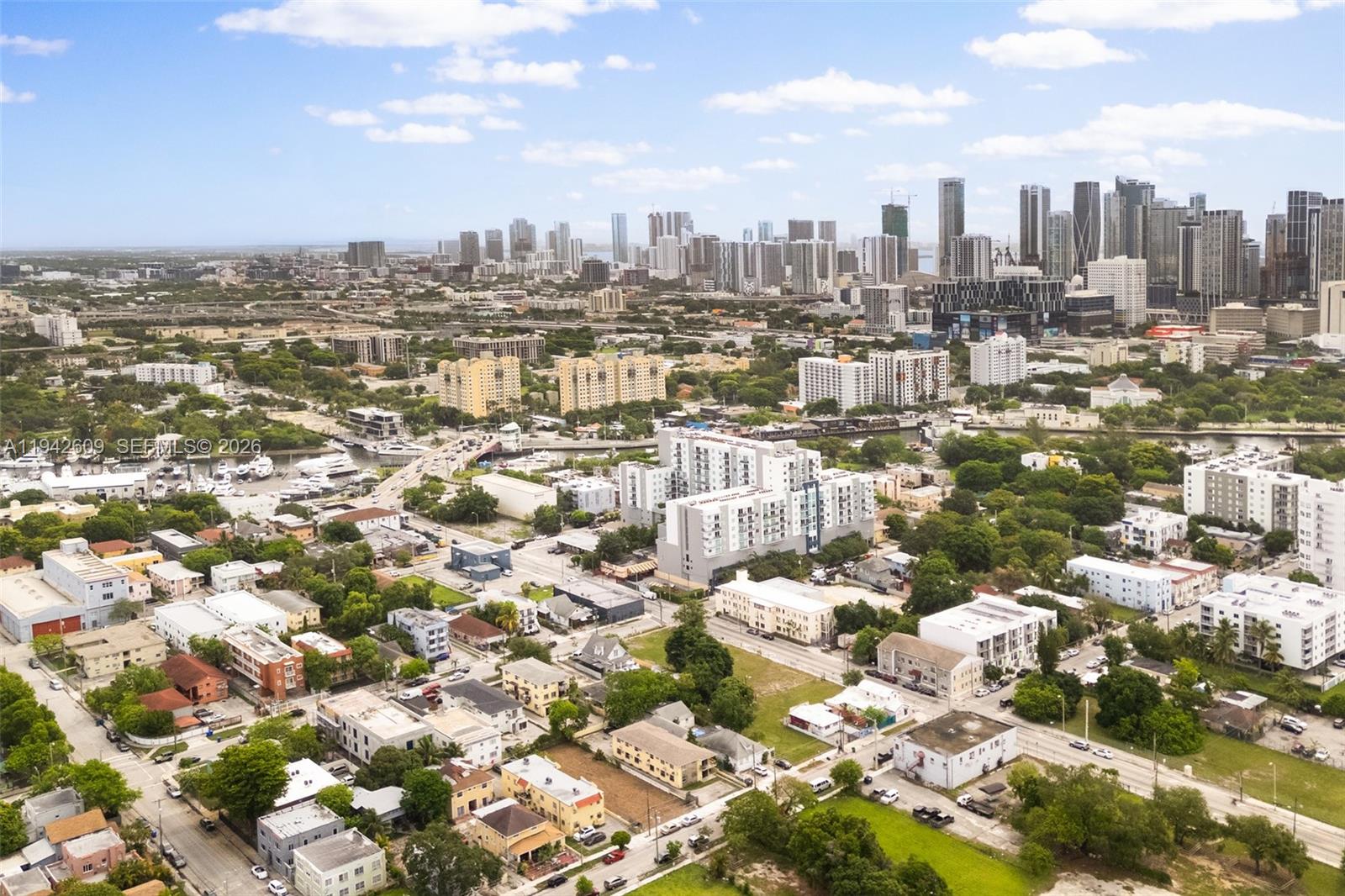   /   кв.футов $ 2026-01-09 0 Фото