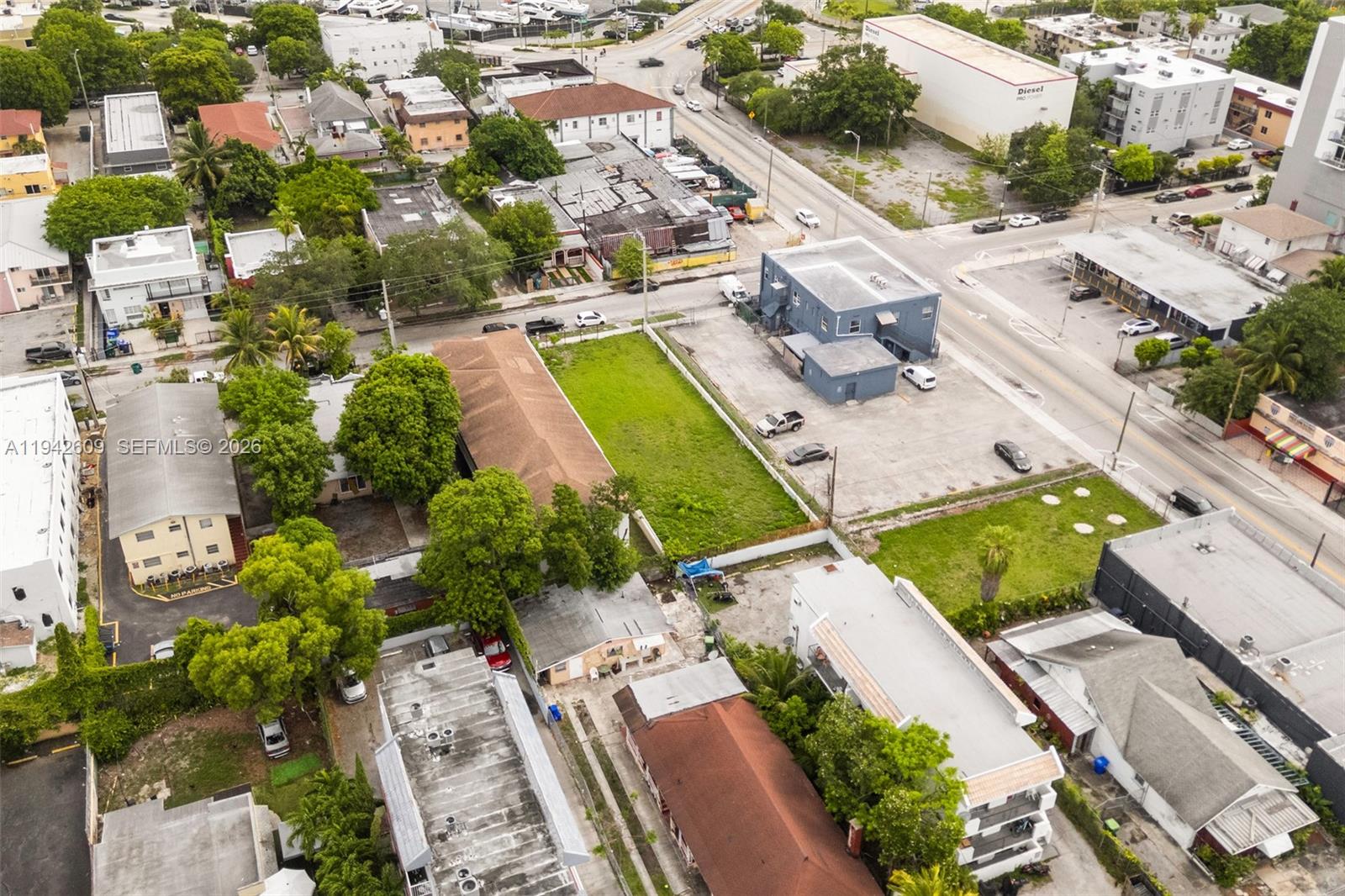   /   кв.футов $ 2026-01-09 0 Фото