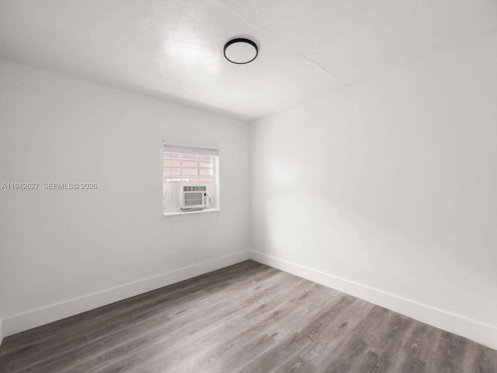   /  2280 кв.футов $ 2026-01-09 0 Фото