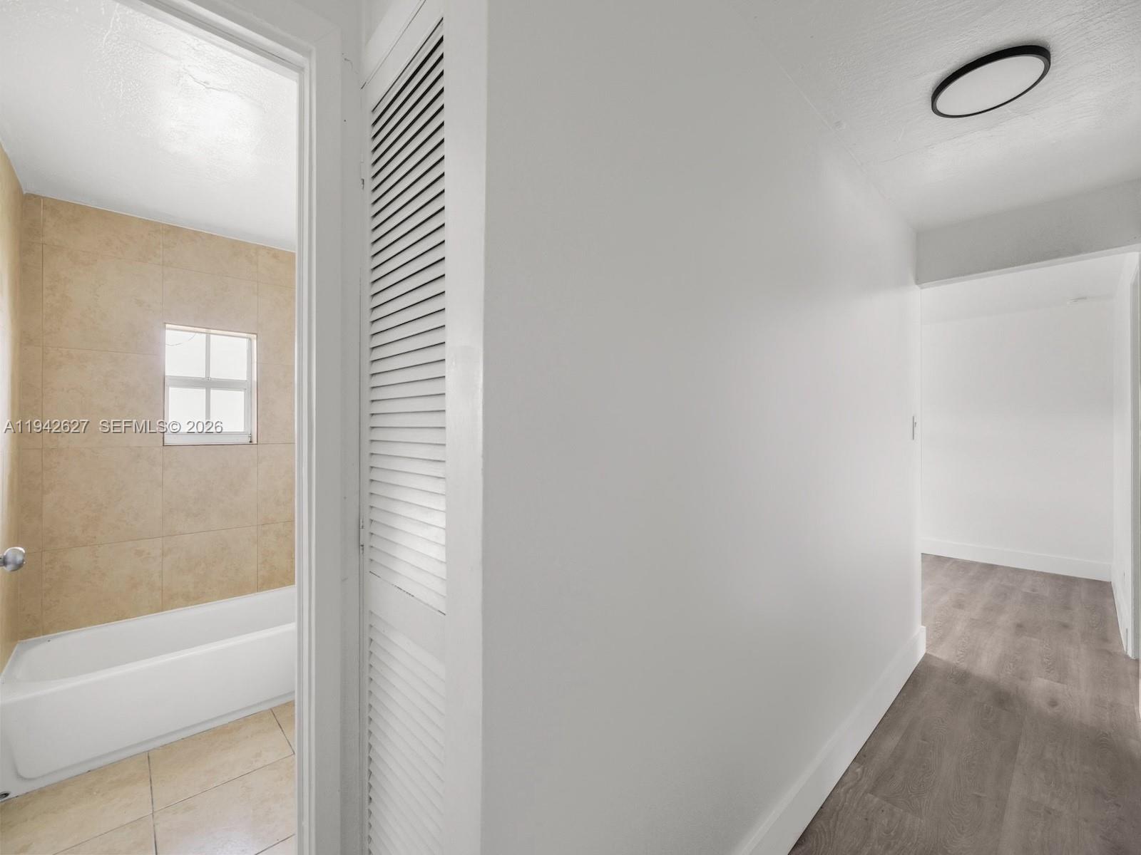   /  2280 кв.футов $ 2026-01-09 0 Фото