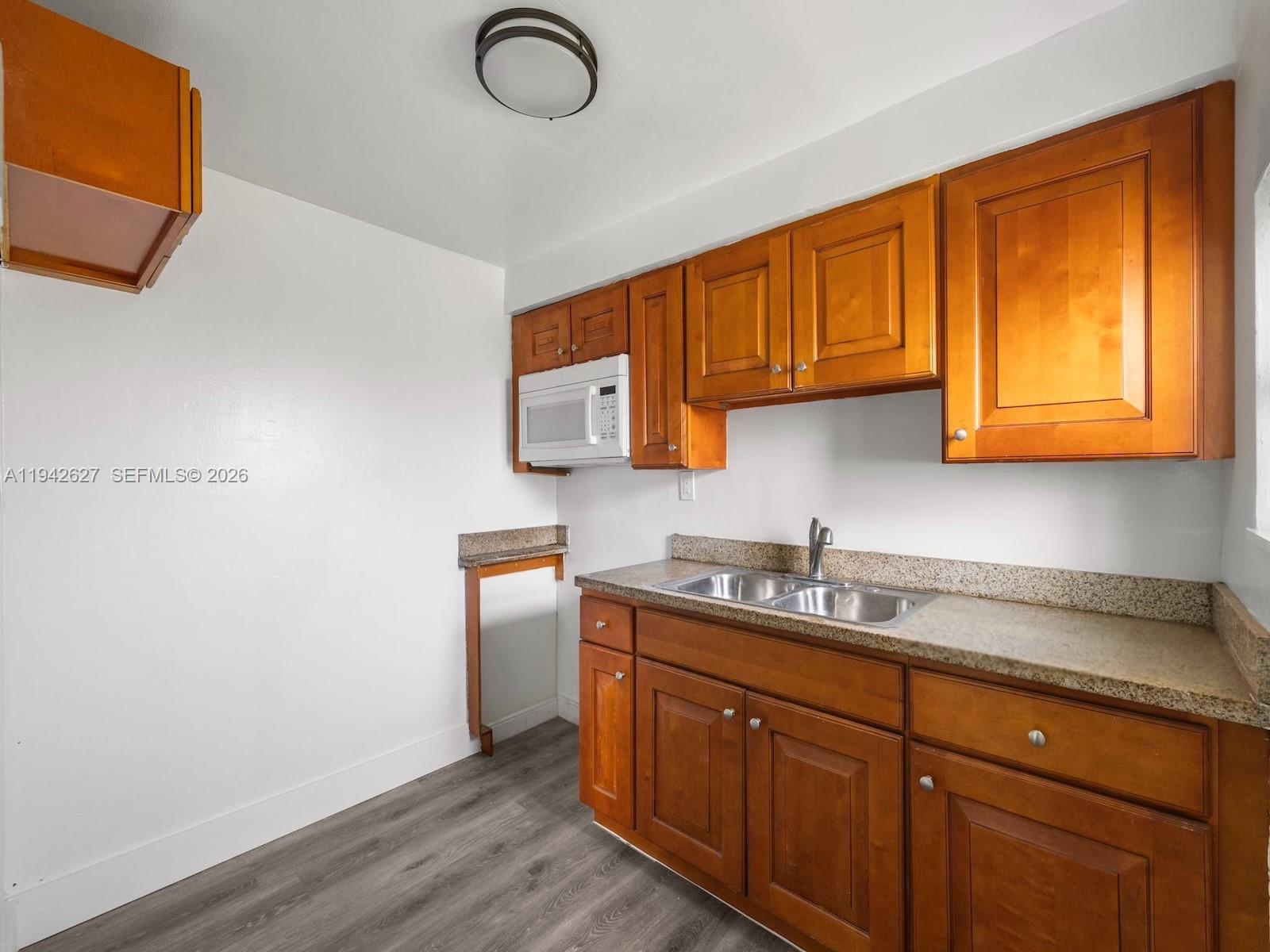   /  2280 кв.футов $ 2026-01-09 0 Фото