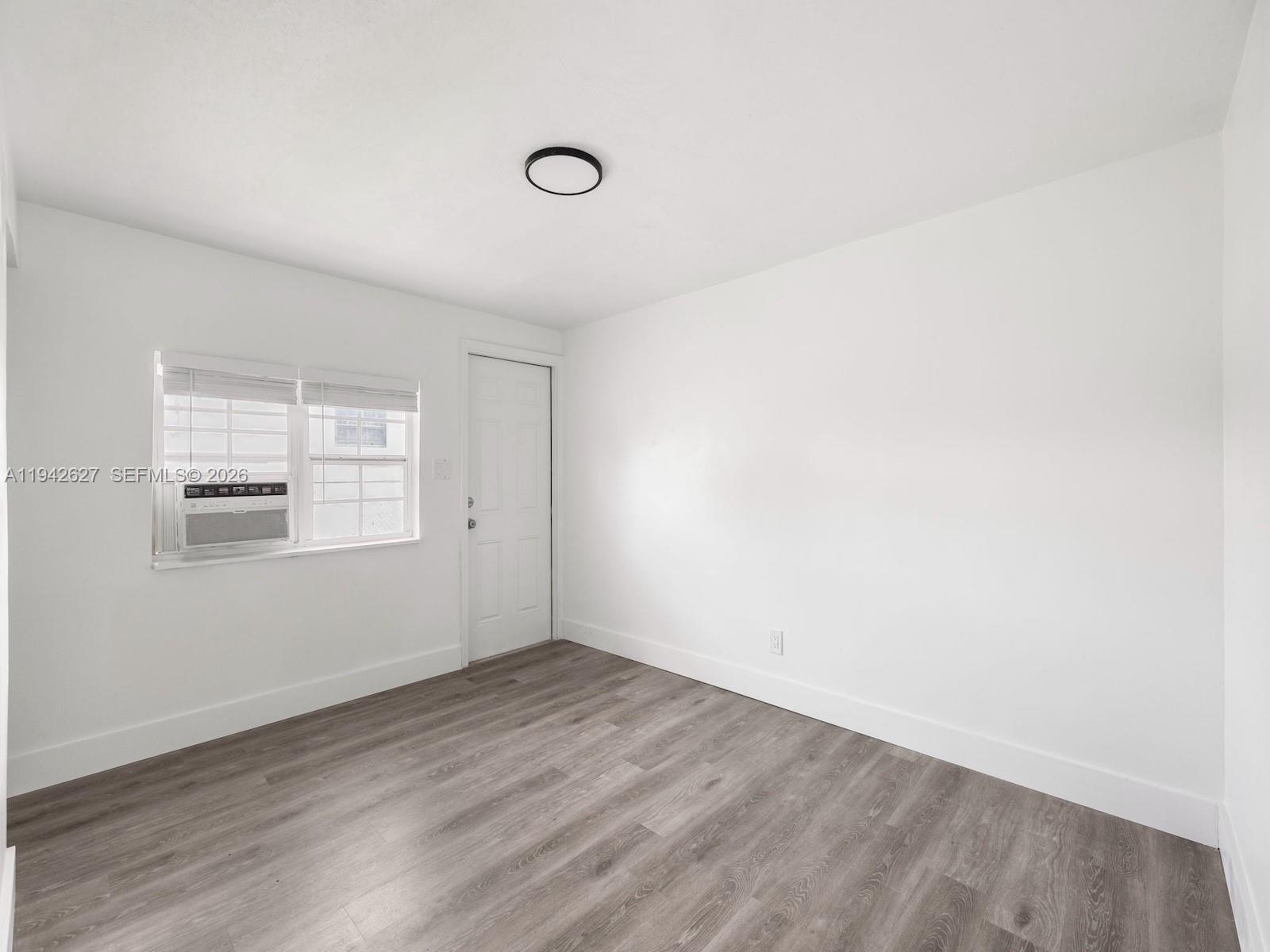   /  2280 кв.футов $ 2026-01-09 0 Фото