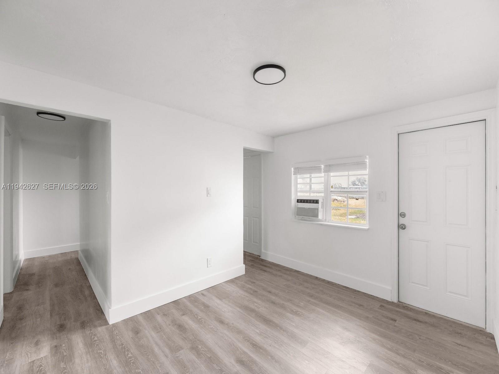   /  2280 кв.футов $ 2026-01-09 0 Фото