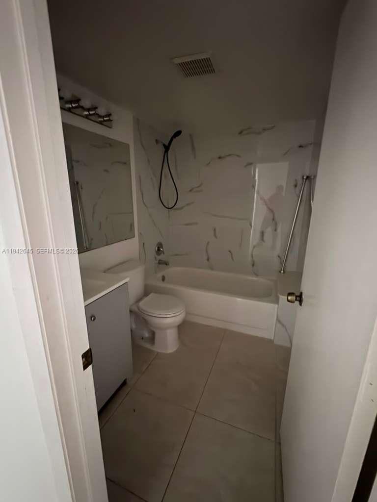 C1 2 / 2 1005 sq. ft. $ 2026-01-09 0 Photo