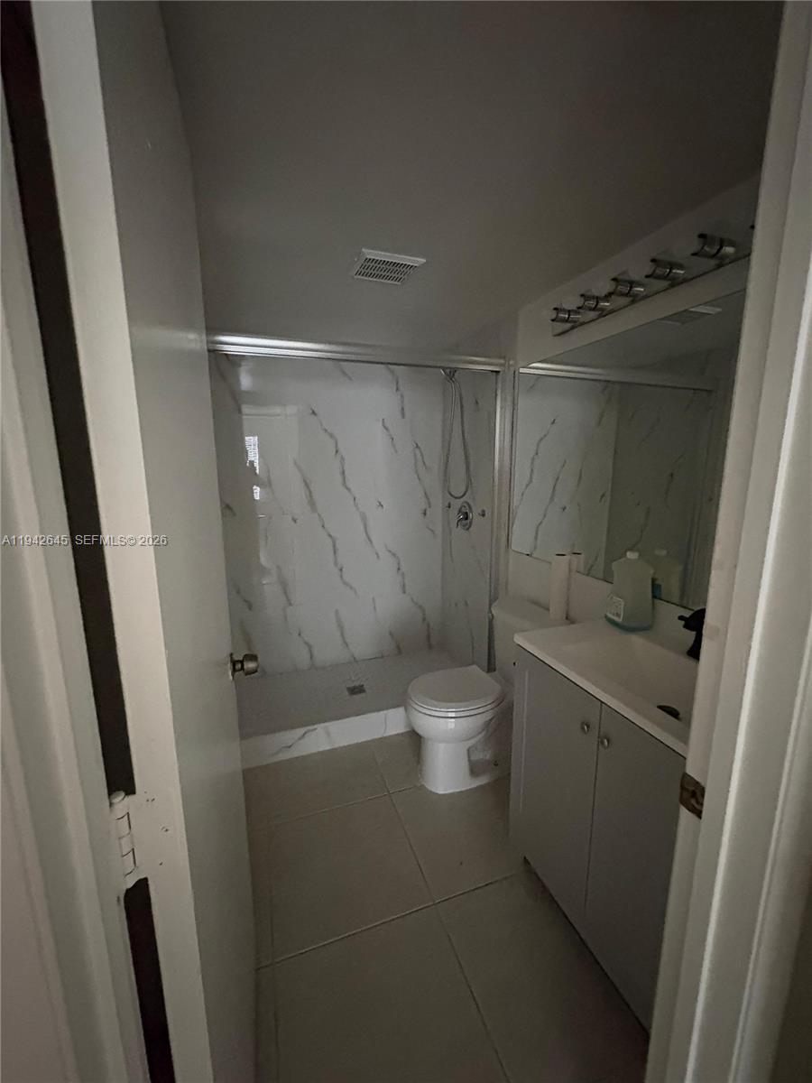 C1 2 / 2 1005 sq. ft. $ 2026-01-09 0 Photo