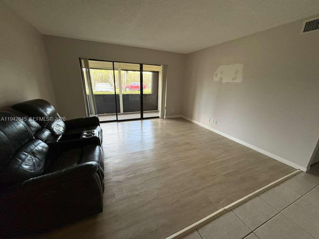 C1 2 / 2 1005 sq. ft. $ 2026-01-09 0 Photo