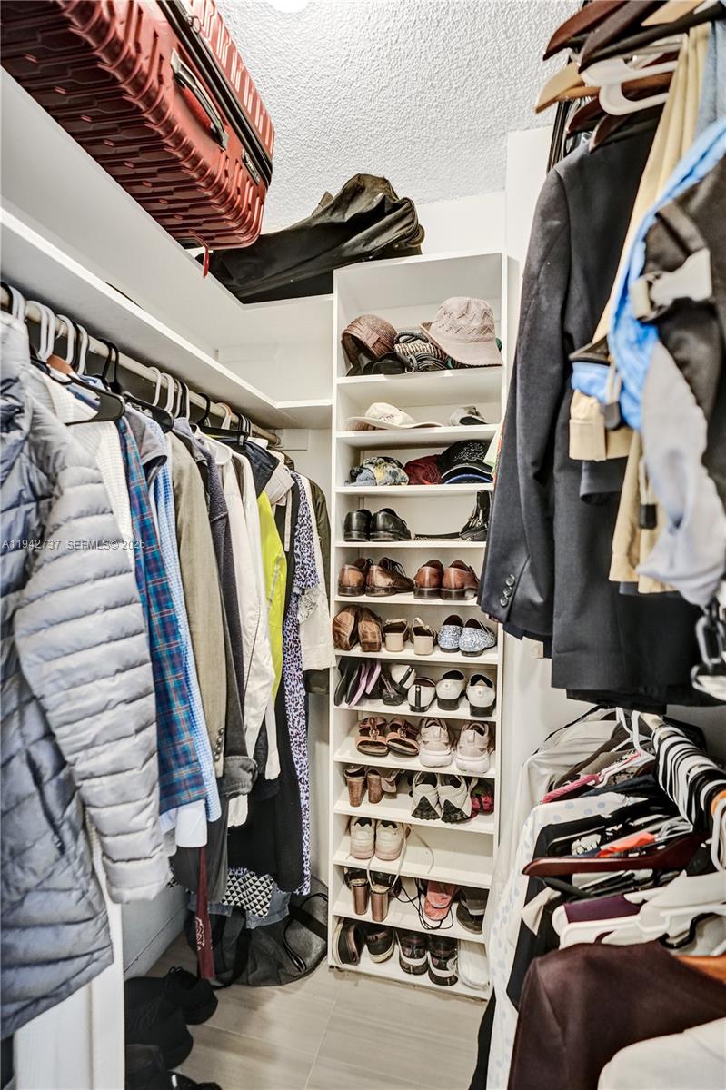 Ver detalles 1110 2 / 2 1220 sq. ft. $ 2026-02-11 0 foto