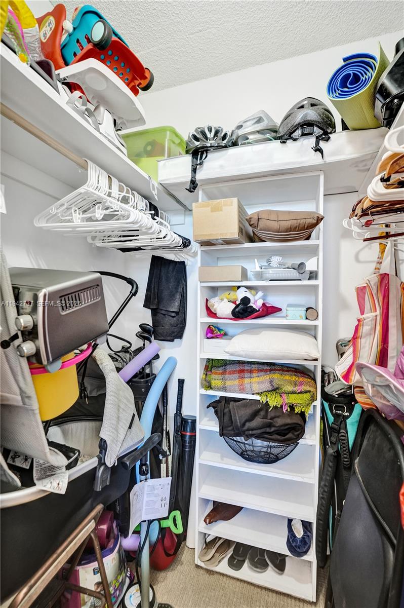 Ver detalles 1110 2 / 2 1220 sq. ft. $ 2026-02-11 0 foto